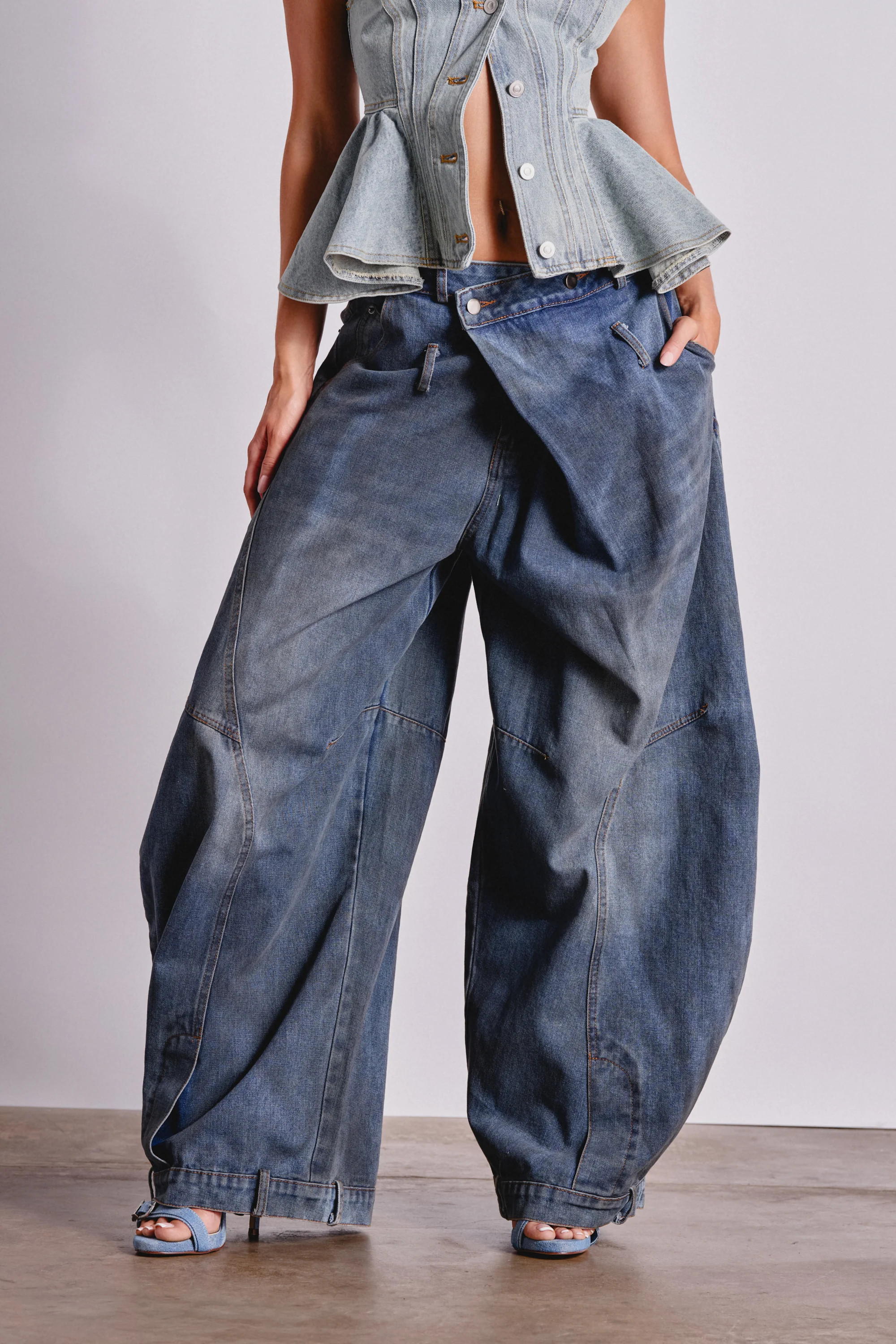 IZZY RELAXED DENIM | AKIRA