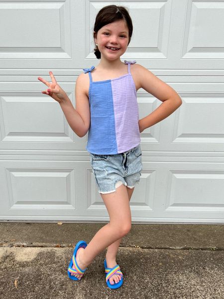 So many cute summer shoe options all under $15! Can you even believe it! All true to size and perfect for warm weather. #walmartpartner #walmartfashion #kidsshoes