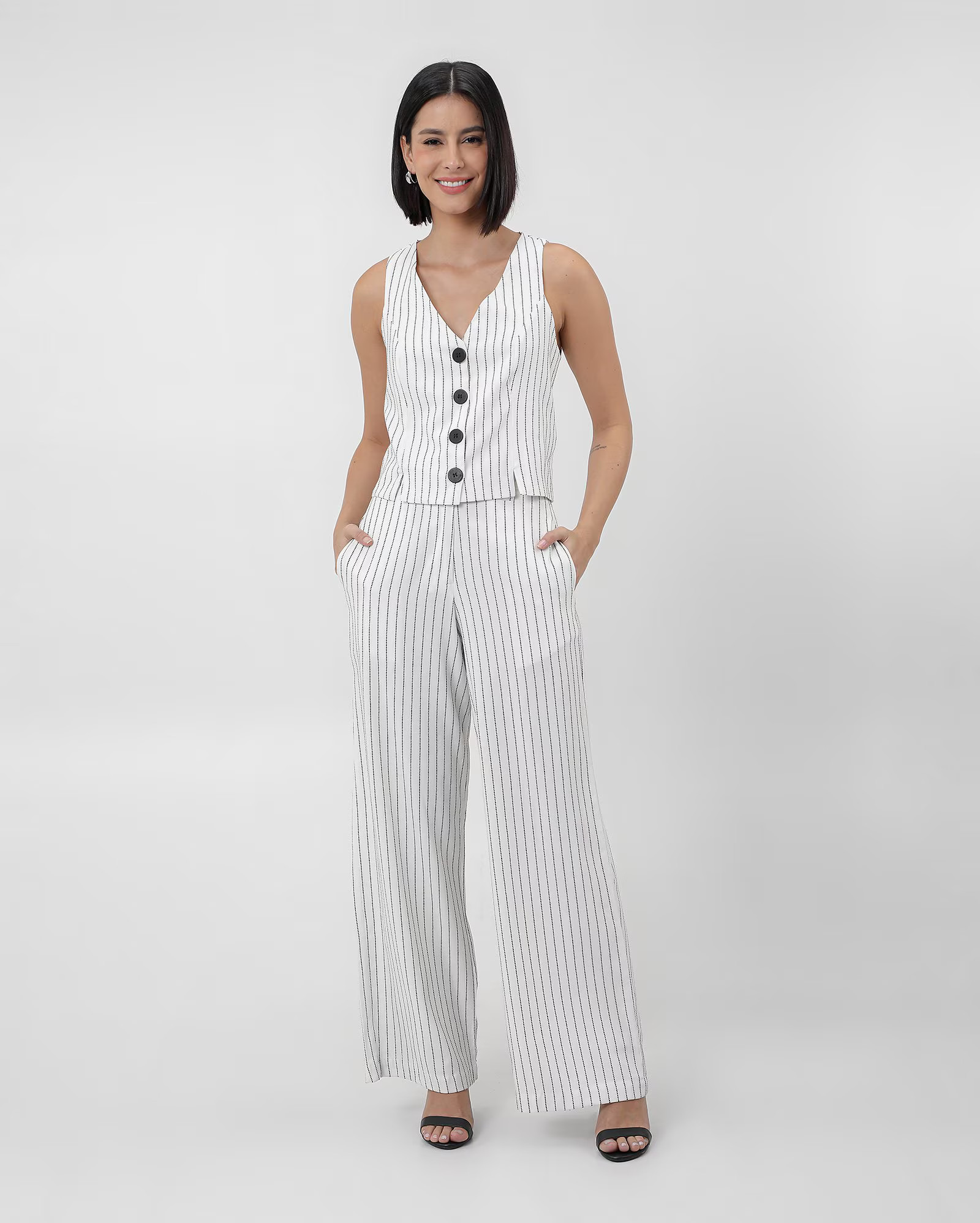 Calça feminina pantalona alfaiataria risca de giz branca | AK by Riachuelo | Riachuelo (BR)