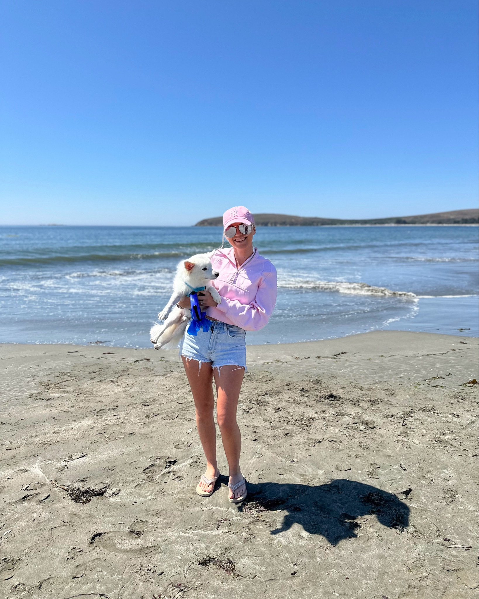  Casual beach fit!

Sweatshirt: Strawberry Milkshake, XS/S
Shorts: 26 (should size up to 27)

Denim Shorts | Hoodie | Casual | Summer | Beach

#LTKSeasonal