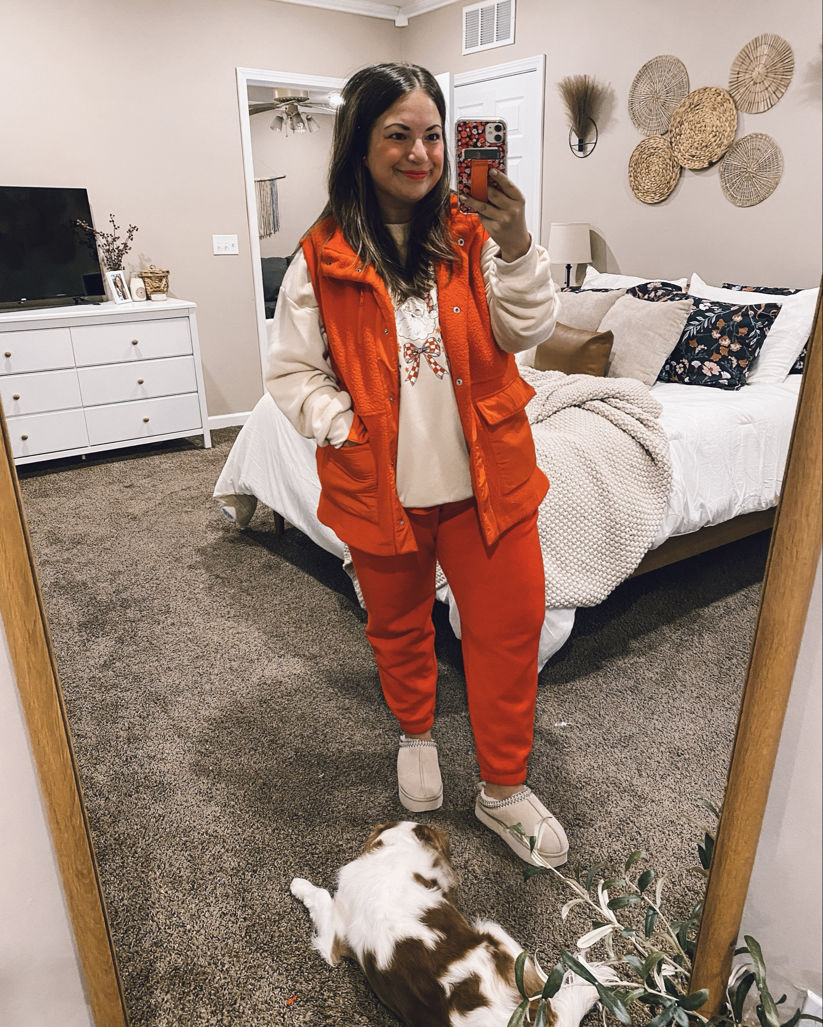 OOTD + a quick morning GRWM chat!

use code ALLI20 for a discount on perfumes only!

slippers: fit true to size // wearing a 5
joggers: fit true to size // wearing a large
crewneck: fits true to size // wearing an XL
vest: fits true to size // wearing a large

#LTKHoliday #LTKGiftGuide #LTKStyleTip