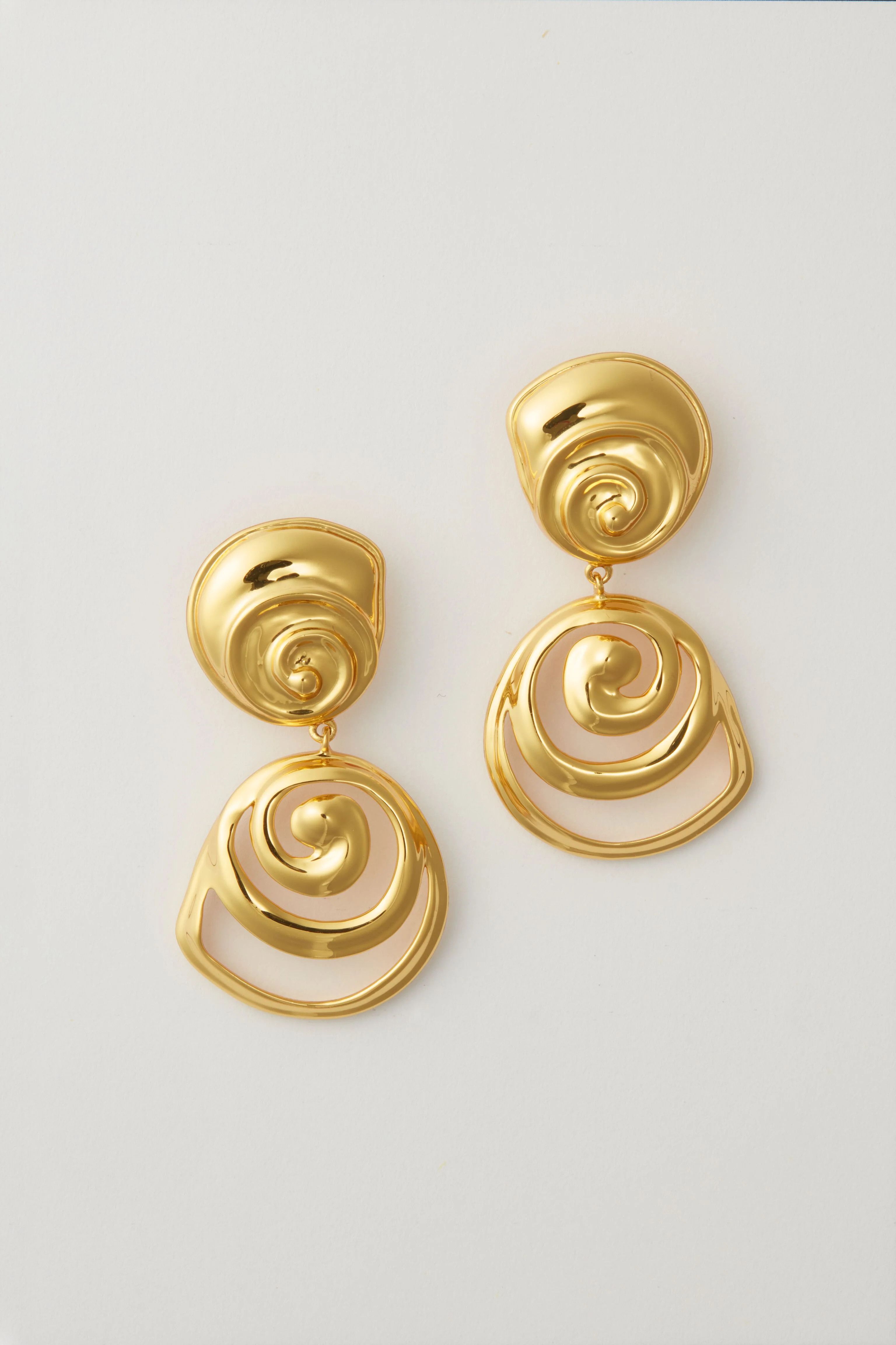 Gold Wells Earrings | Tuckernuck (US)