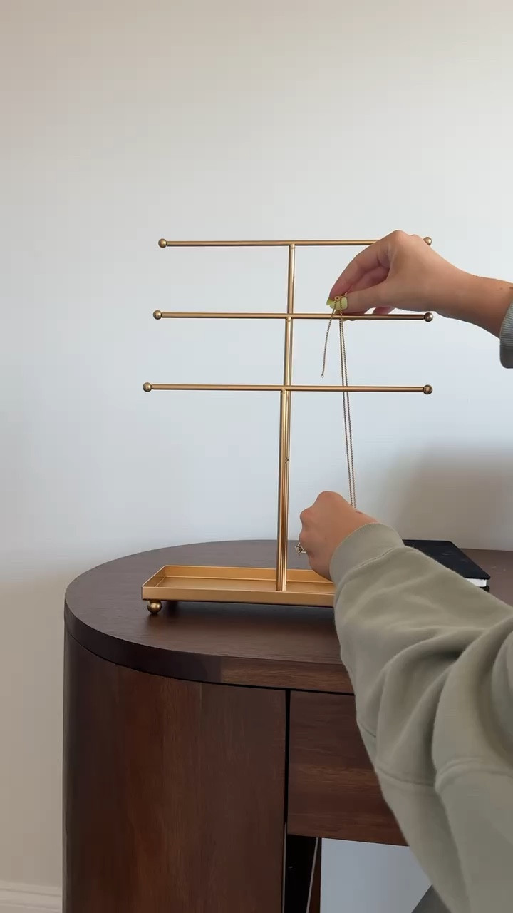 Jewelry organizer that hold so many necklaces and it’s under $40! 

#LTKFindsUnder50 #LTKStyleTip