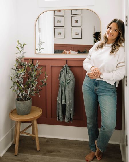 Spruce up your entryway with a quick & easy DIY project and seasonal decor! 

Target, Target home, target home decor, sweatshirt, high rise denim, shaker stool, accent table, faux tree, mirror

#LTKhome #LTKstyletip #LTKSeasonal