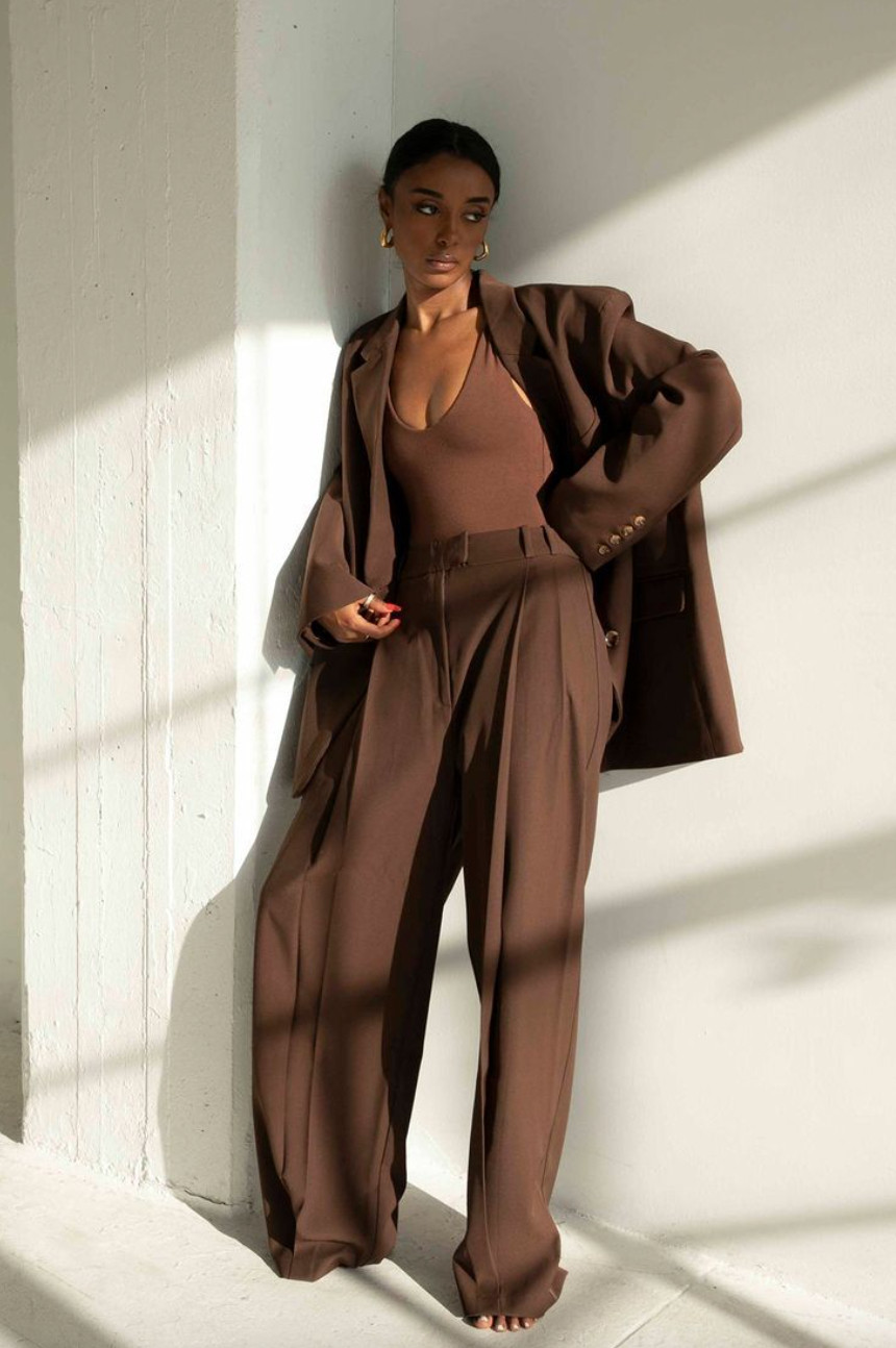 Chocolate brown tailored suit set 🤎✨ This monochromatic oversized blazer and wide-leg trouser look is the definition of elevated power dressing. The rich brown tones feel luxe, modern, and effortlessly sophisticated while still giving that relaxed “quiet luxury” vibe.

I love outfits like this for workwear, dinners, fashion events, or anytime you want to look confident and polished without feeling overly formal. Pair it with gold jewelry, sleek hair, and minimal heels for the ultimate chic minimalist look. ✨

#LTKStyle #PowerDressing #BrownSuit #QuietLuxury #ChicStyle #MinimalFashion #TailoredStyle #OversizedBlazer #NeutralFashion #ElegantStyle #CapsuleWardrobe #LuxuryInspired #OutfitInspo 

 #LTKootd