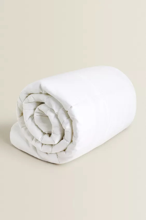 DUVET INSERT FEATHER TOUCH (300 GXM²) | Zara US