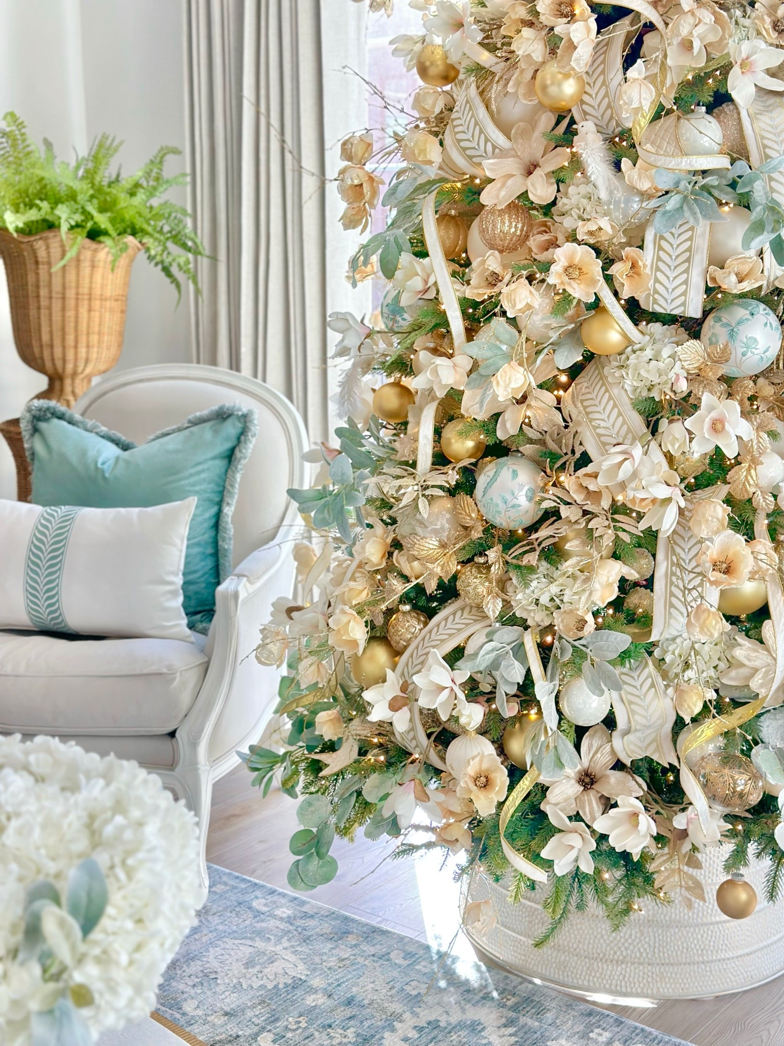 My 9ft twinkle tree is on major sale!! 🎉🎄 Christmas tree  

#LTKHoliday #LTKHome #LTKFindsUnder100