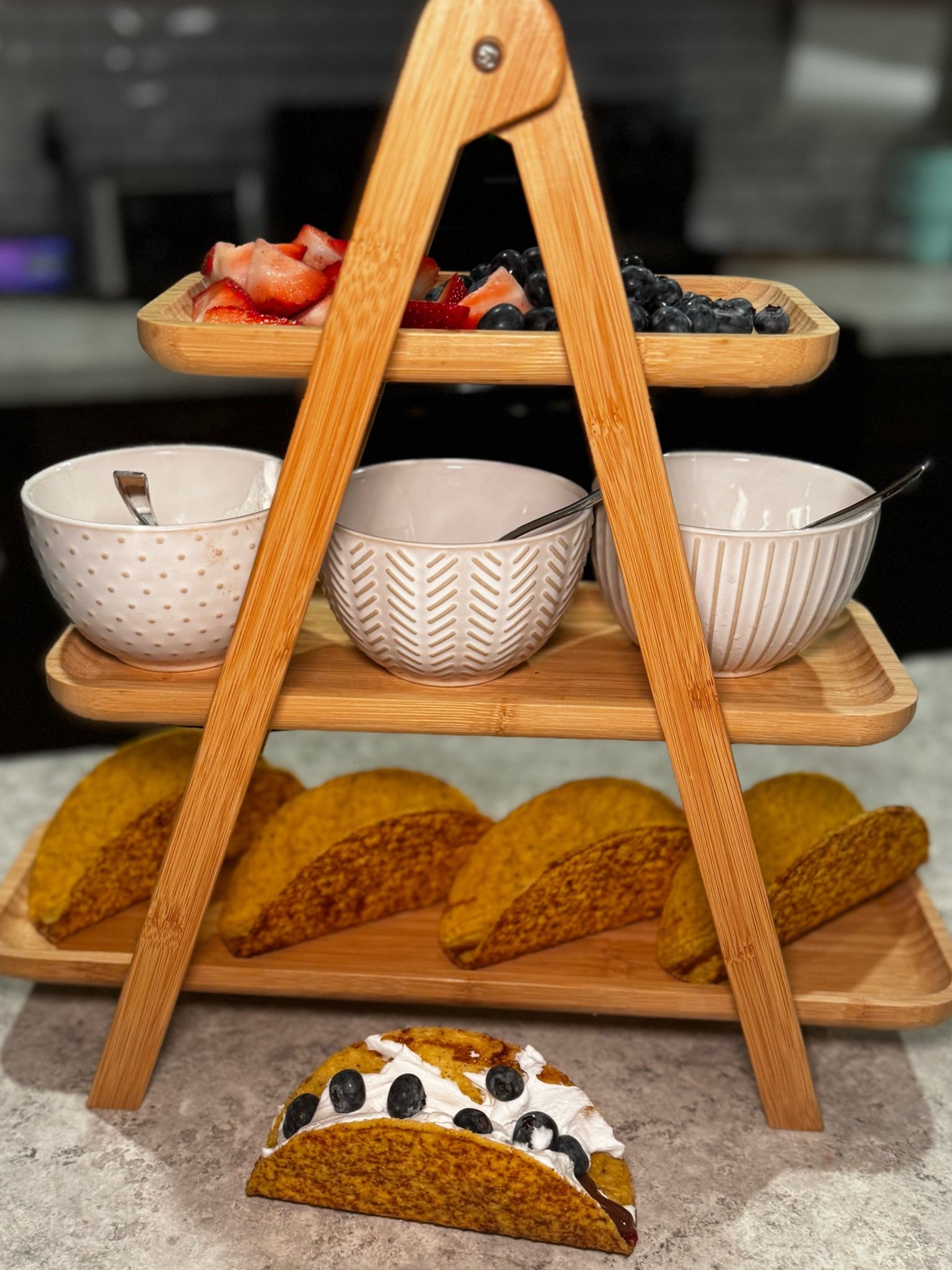 Love this three tier server to display food

#LTKHome
