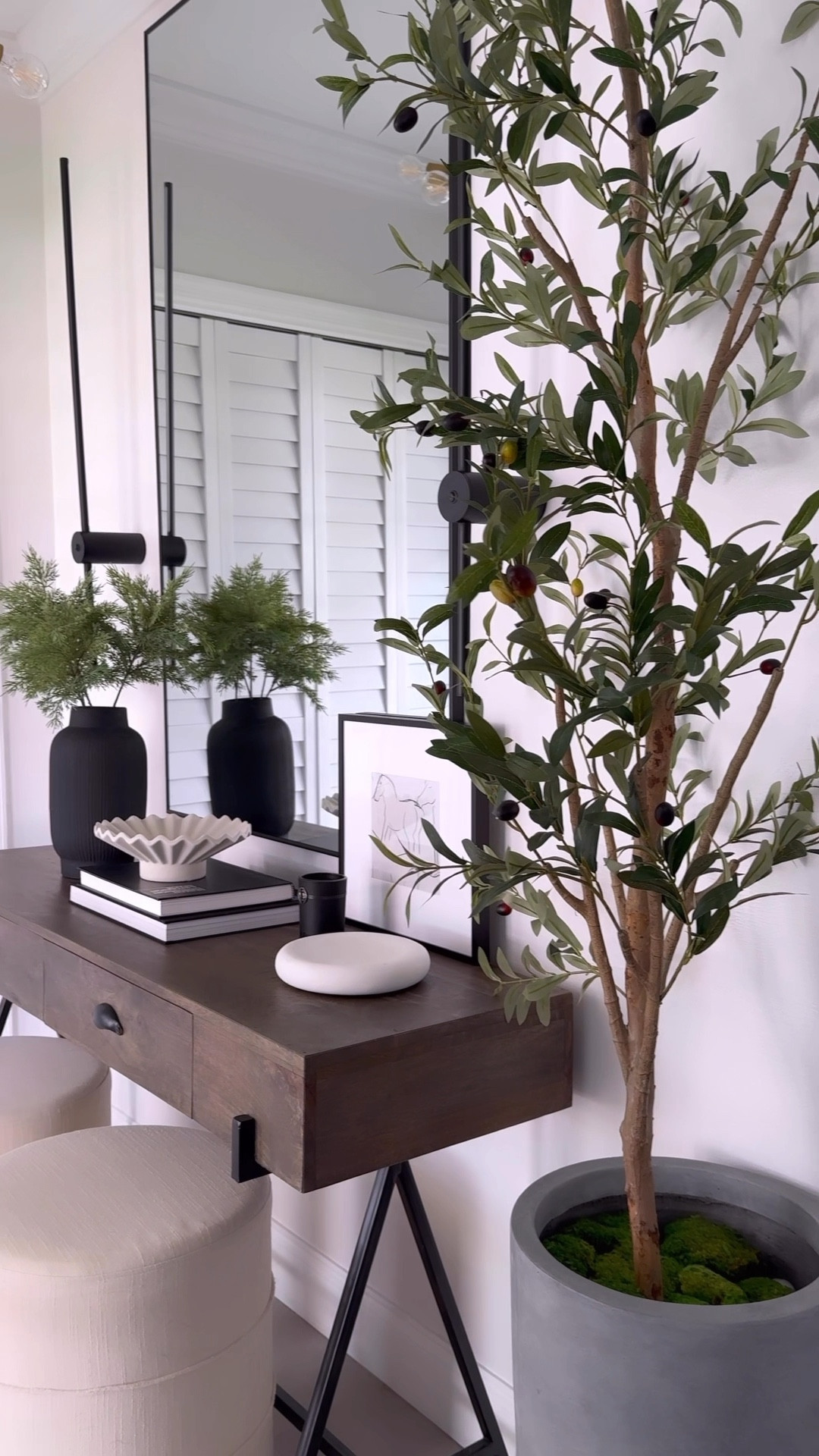 insert planter + plant 🌱

Comment LINKS for direct links sent to you 🤍

You can always shop my posts on my LTK ✨ everything is linked on there

#homedecor #home #homedesign #neutralstyle #interiors #planter #amazonhome #amazonhomefinds