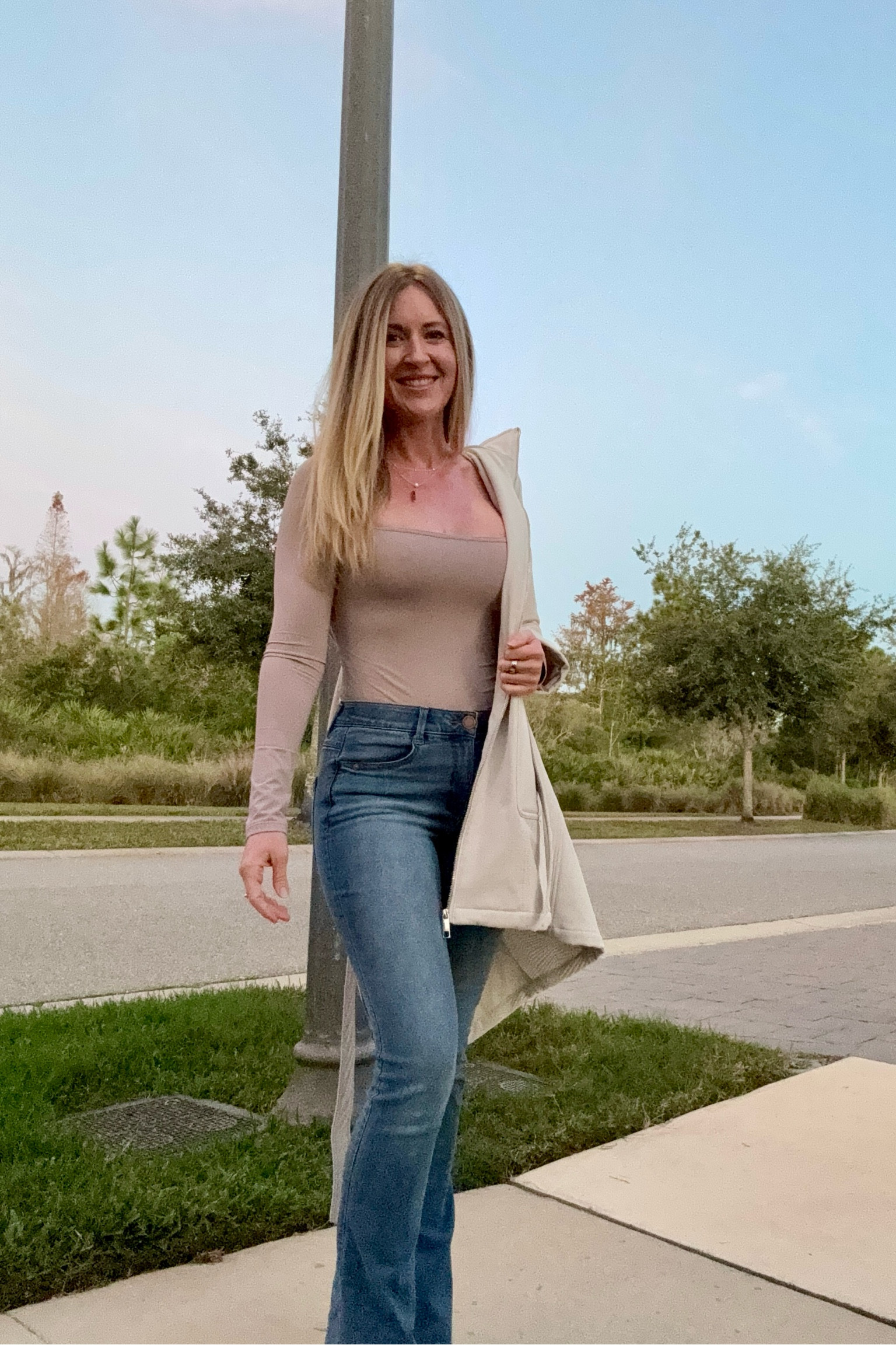 Ringing in the New Year in my favorite body suit and jeans. 

Size medium top
Size 26 jeans

Almost 5’6” and 130lbs