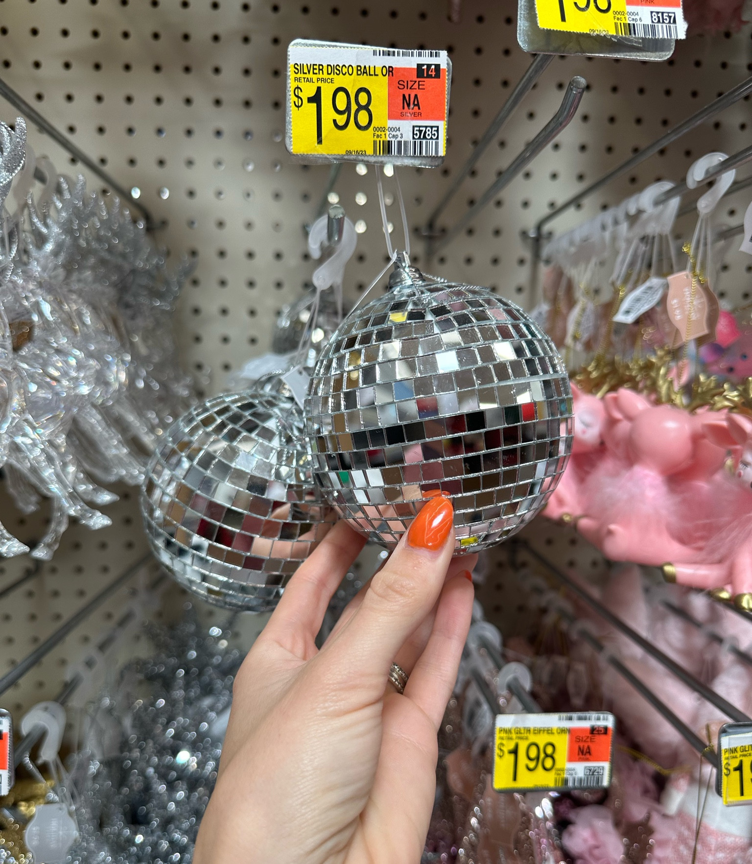 Taking a stroll down the Christmas aisle😍 these disco ball ornaments are SO CUTE + soooo cheap!! Thinking about adding them to my classroom Christmas tree!! 


Christmas
Ornaments 
Tree
Teacher
Classroom 

#LTKHoliday #LTKSeasonal