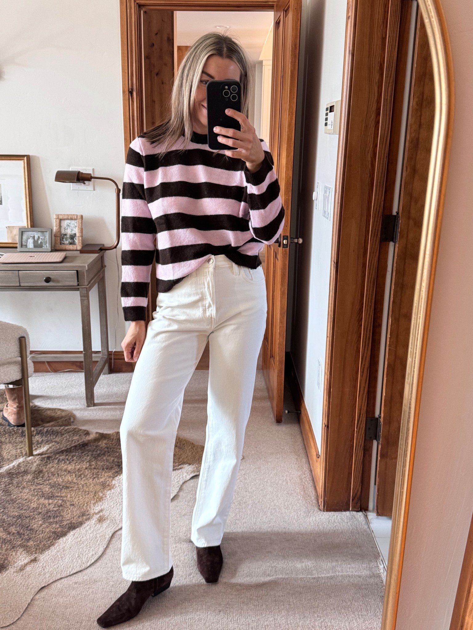 White jeans for spring run tts 

#LTKgrwm #LTKootd #LTKOver40