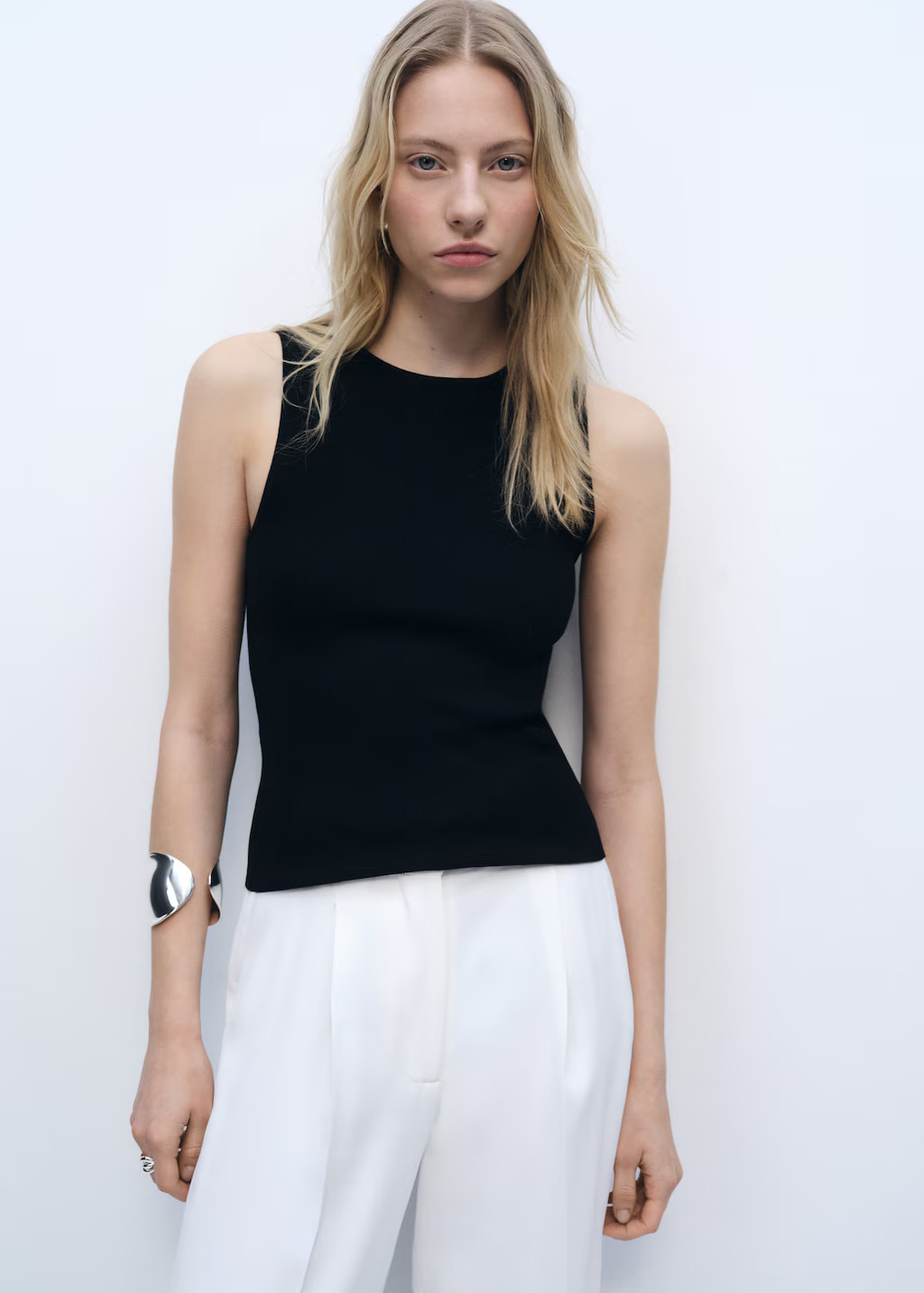 Sleeveless fitted knitted top - Women | MANGO United Kingdom | MANGO (UK)