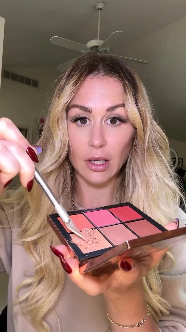 Testing out the viral magic foundation hack ✨

#LTKBeauty #LTKVideo