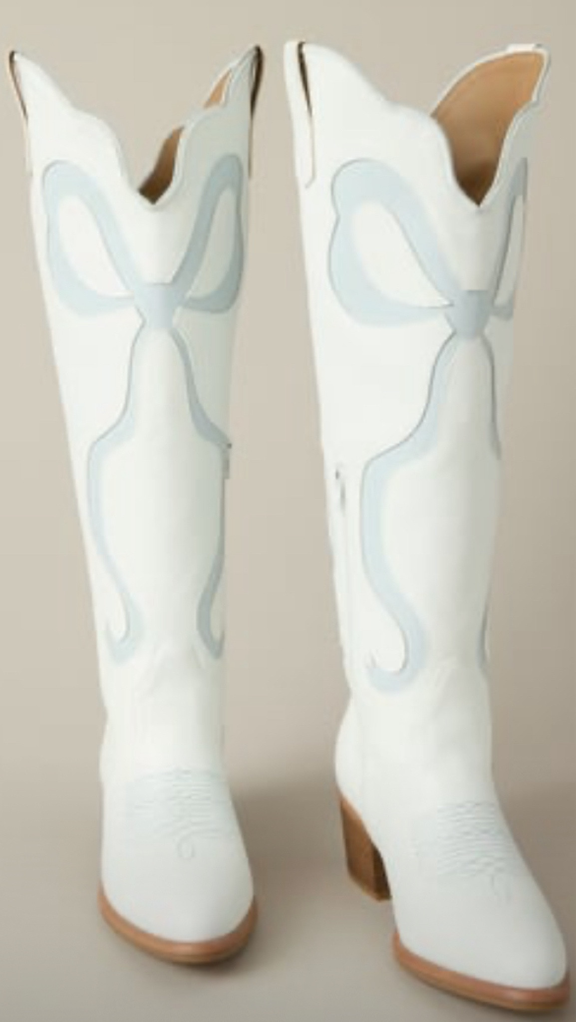 Only $128🚨

#LTKShoeCrush #LTKSeasonal #LTKStyleTip