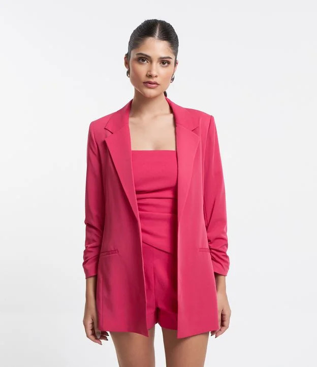 Blazer Alongado de Alfaiataria em Crepe com Rugas nas Mangas Rosa Chiclete | Renner (BR)