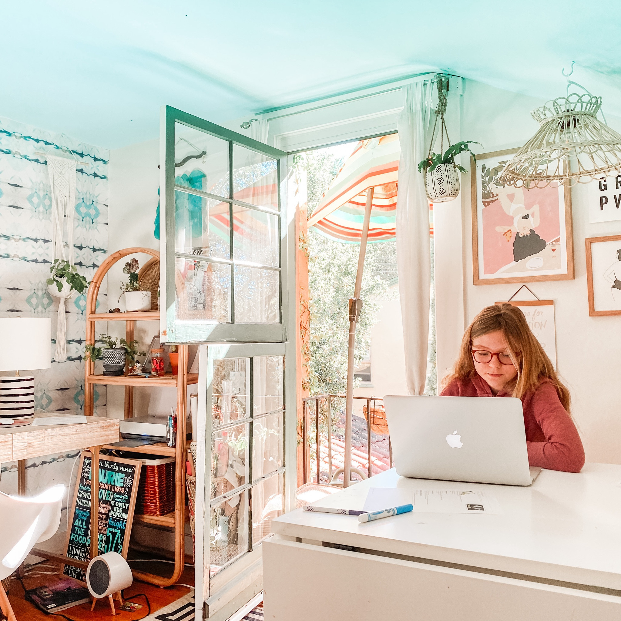 I realized I haven’t shared my boho beach office yet! I redid this office during Covid so some of the items are out of stock but I linked some SUPER cute super similar ones! The wallpaper is peel and stick! 








Office decor | boho home | rattan | desk | wallpaper | bookcase | wall art 

#LTKHome #LTKFindsUnder50