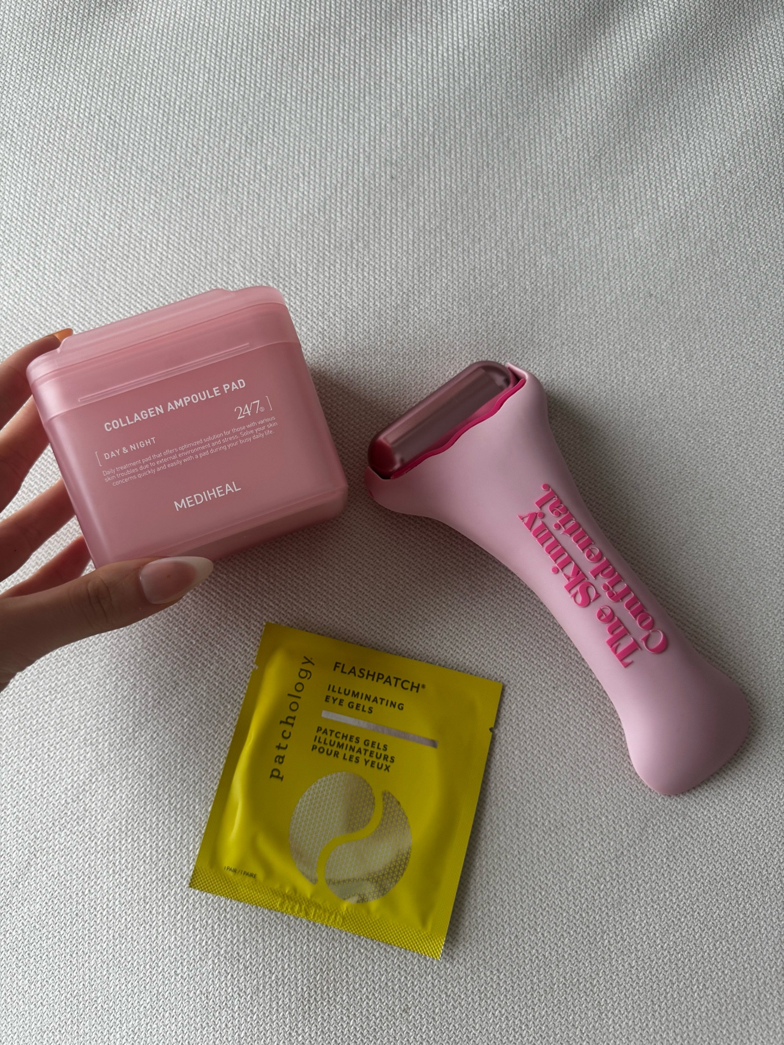 What I use to de-puff in the morning during my skincare routine! I keep my ice roller in the freezer and everything else in the fridge 🤍

#LTKBeauty