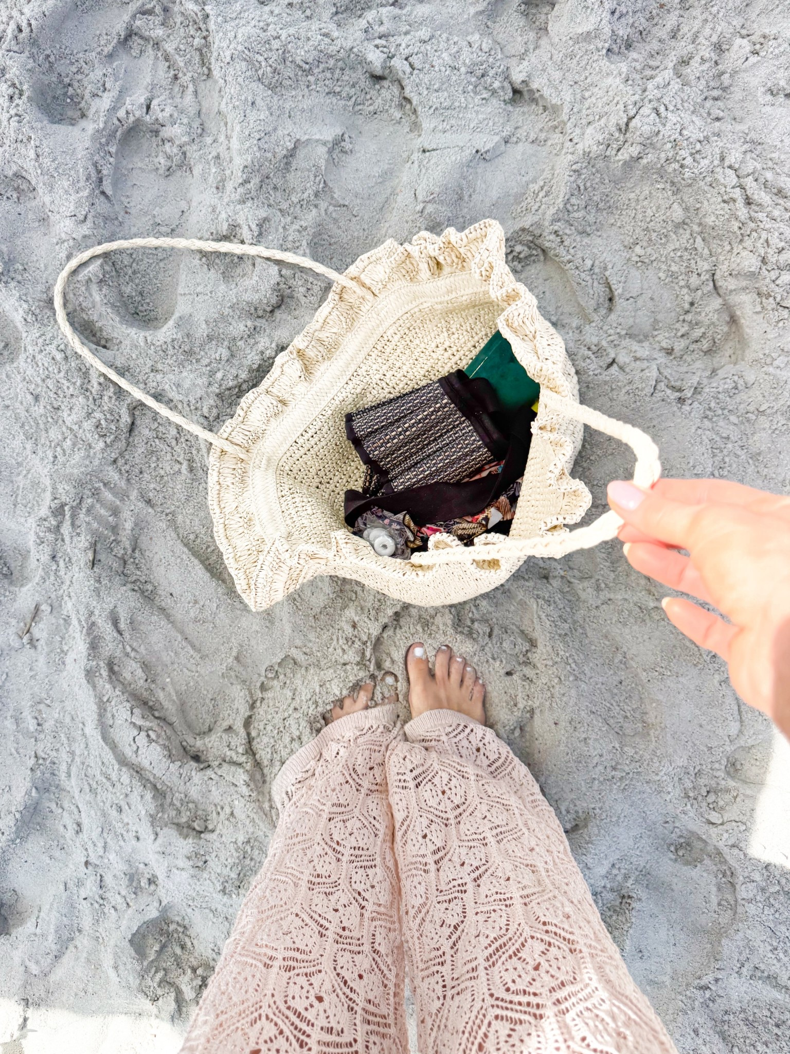 I love a pretty beach bag, but one that holds a ton, doesn’t feel heavy, or slip off my shoulder is amazing actual unicorn 🦄 and this ruffled beach bag is it 🤌🏻



#LTKPetite #LTKootd #LTKgrwm