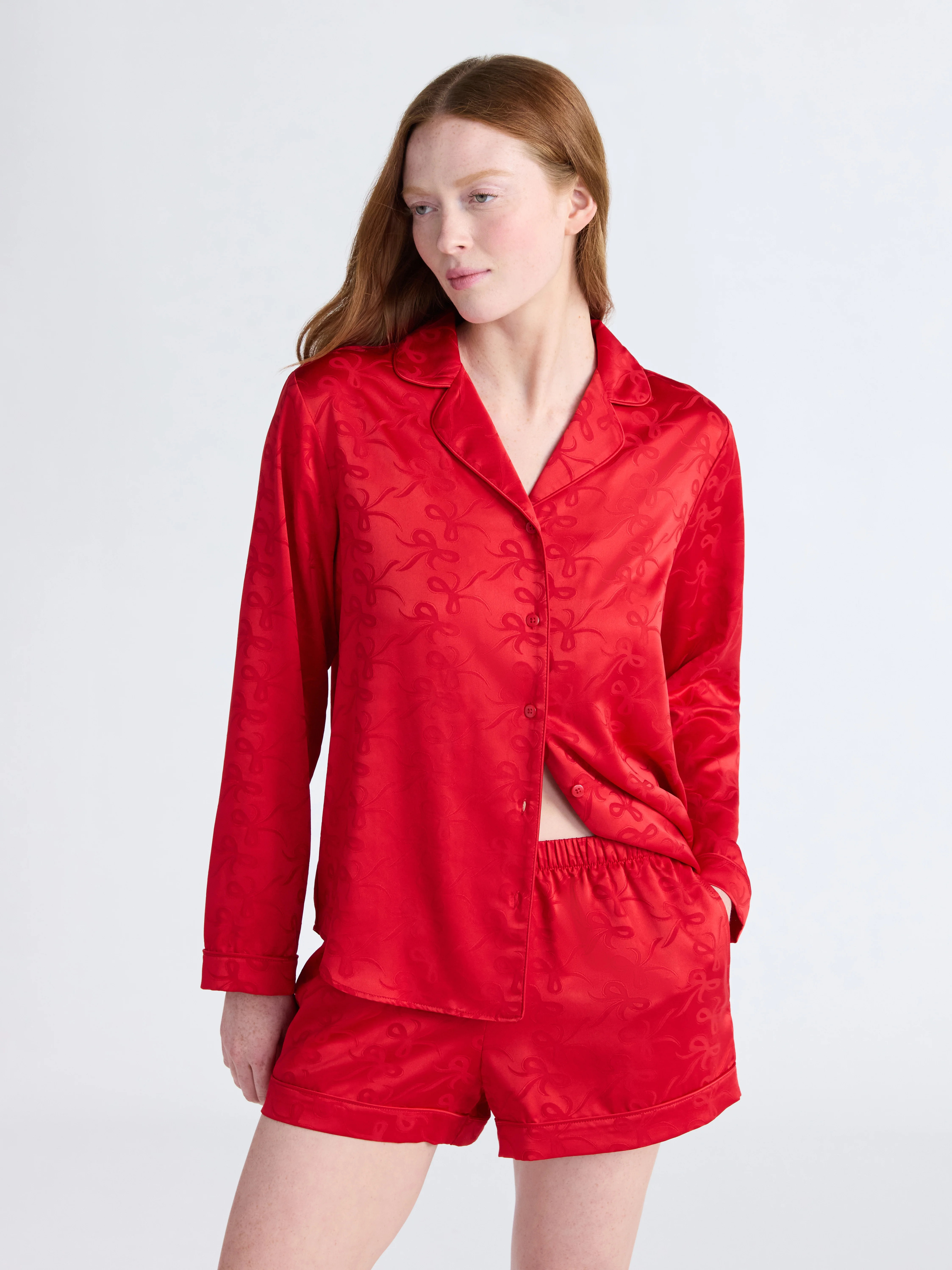 Joyspun Women’s Stretch Satin Notch Long Sleeve Top and Shorts Pajama Set, 2-Piece, Sizes XS-3X | Walmart (US)