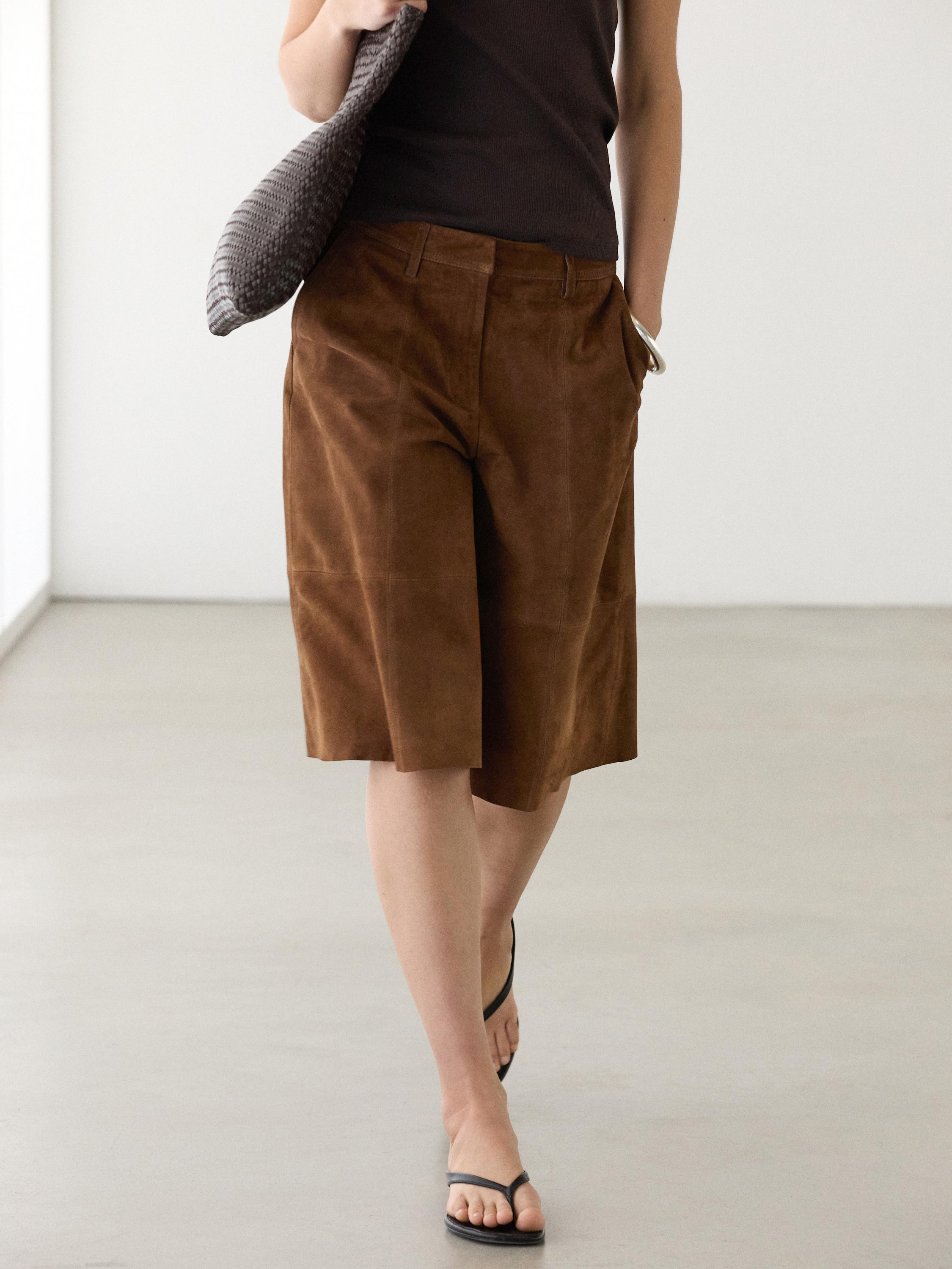 Long suede leather Bermuda shorts | Massimo Dutti UK