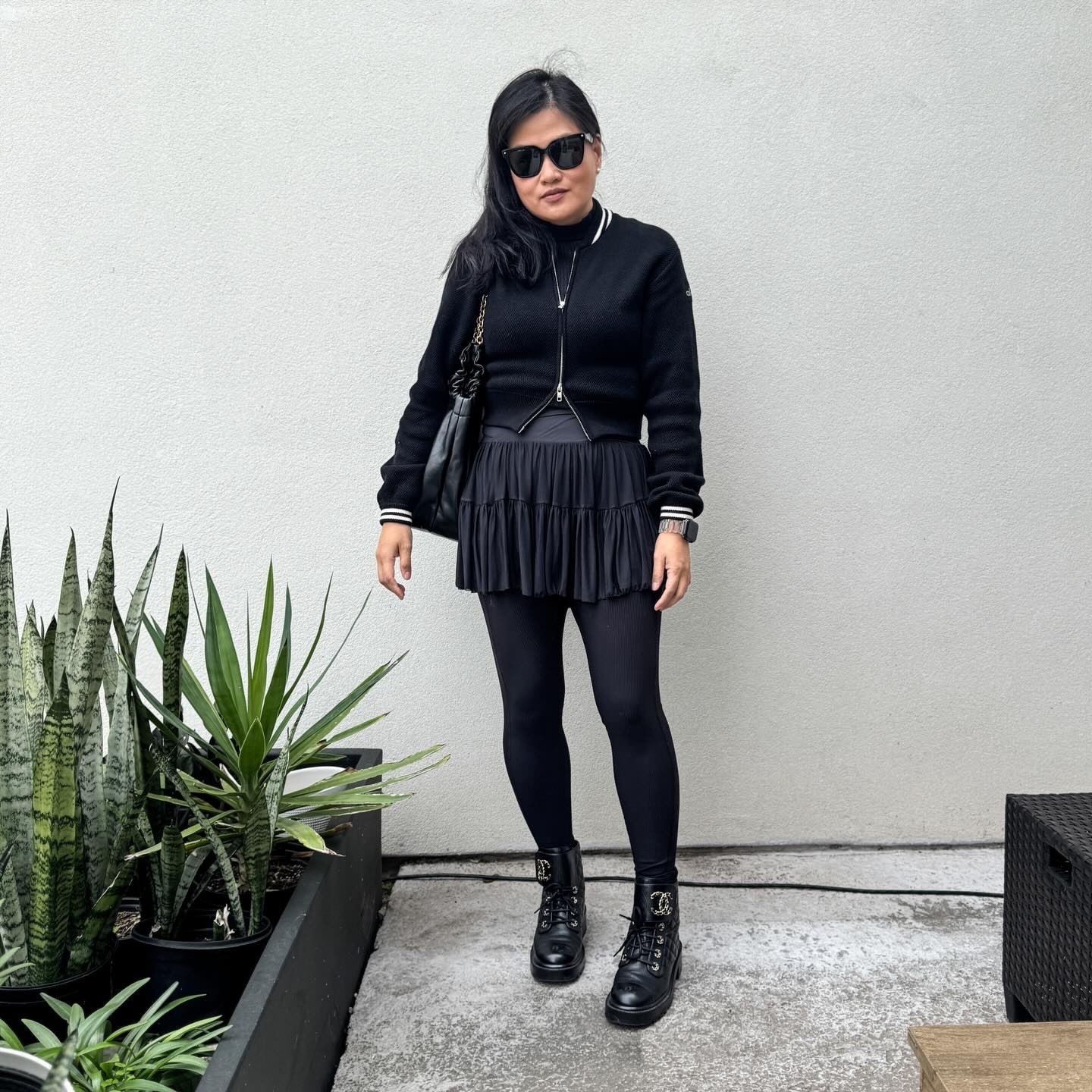 It’s been a while. Life happened. And then today, I was just going to wear shorts but Texas weather had other plans … so layers, it is.

𝐎𝐔𝐓𝐅𝐈𝐓 𝐃𝐄𝐓𝐀𝐈𝐋𝐒:
Shoes: @chanelofficial ; Leggings & Top: @oldnavy ; Skirt: @blogilates @target ; Sweater: @alo ; Bag: @demellierlondon