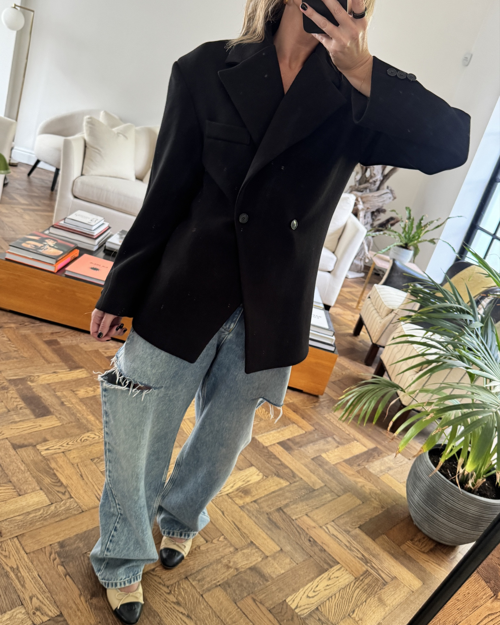 My Week In Outfits 🖤 | black blazer | ripped jeans | lace trousers | black dress | wedding guest outfit | lace skirt | flip flops | striped jeans 

#LTKuk #LTKstyletip #LTKeurope