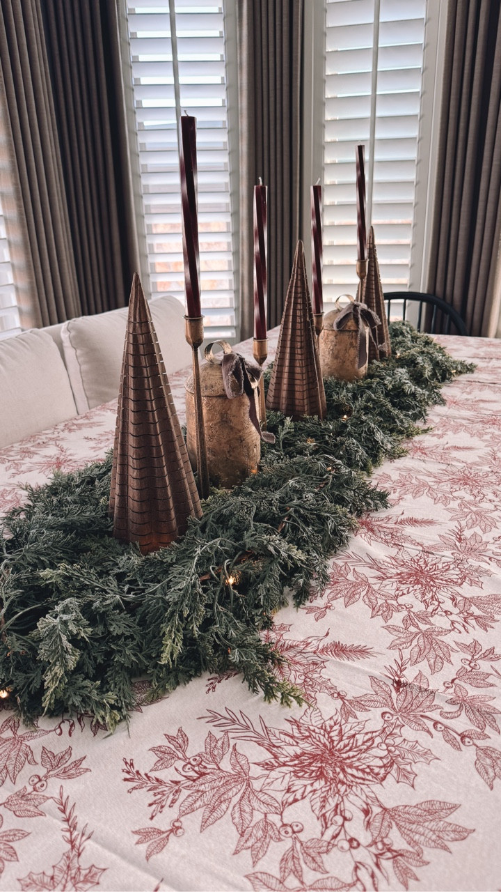 I started working on my table this week. This set of 6ft. cedar garland from @senjie.xmas is the perfect base. They are real touch, life like and the branches are so easy to move/adjust. 
Finished look coming soon…

#senjie #senjiechristmas #senjiehome #homedesign #homedecor #neutralhome #homeinterior #christmas #christmasdecor #tablesetting #diningtable #christmasseason