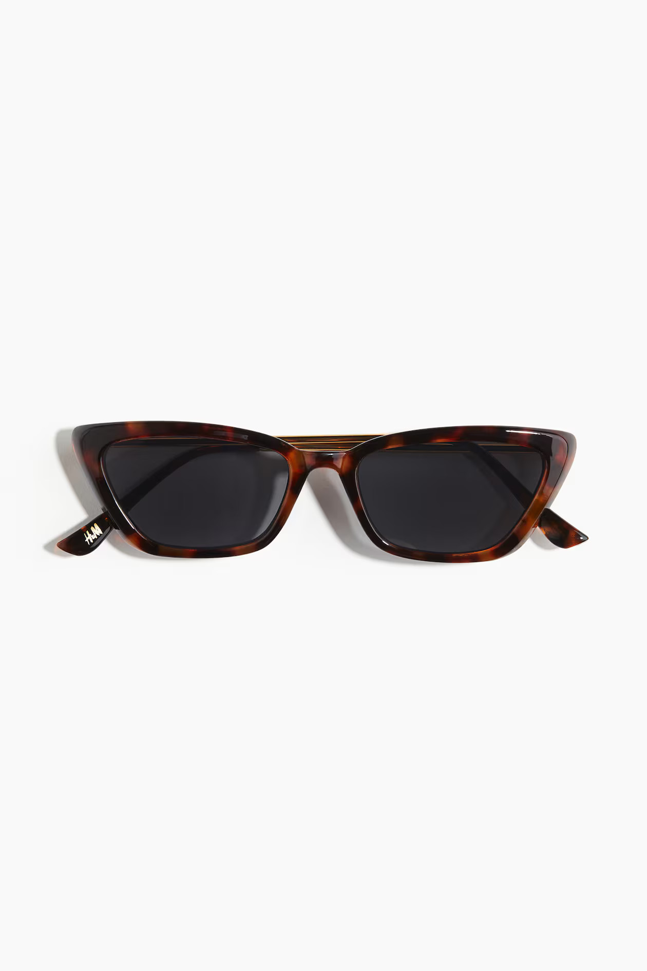 Cat-eye sunglasses | H&M (UK, MY, IN, SG, PH, TW, HK)