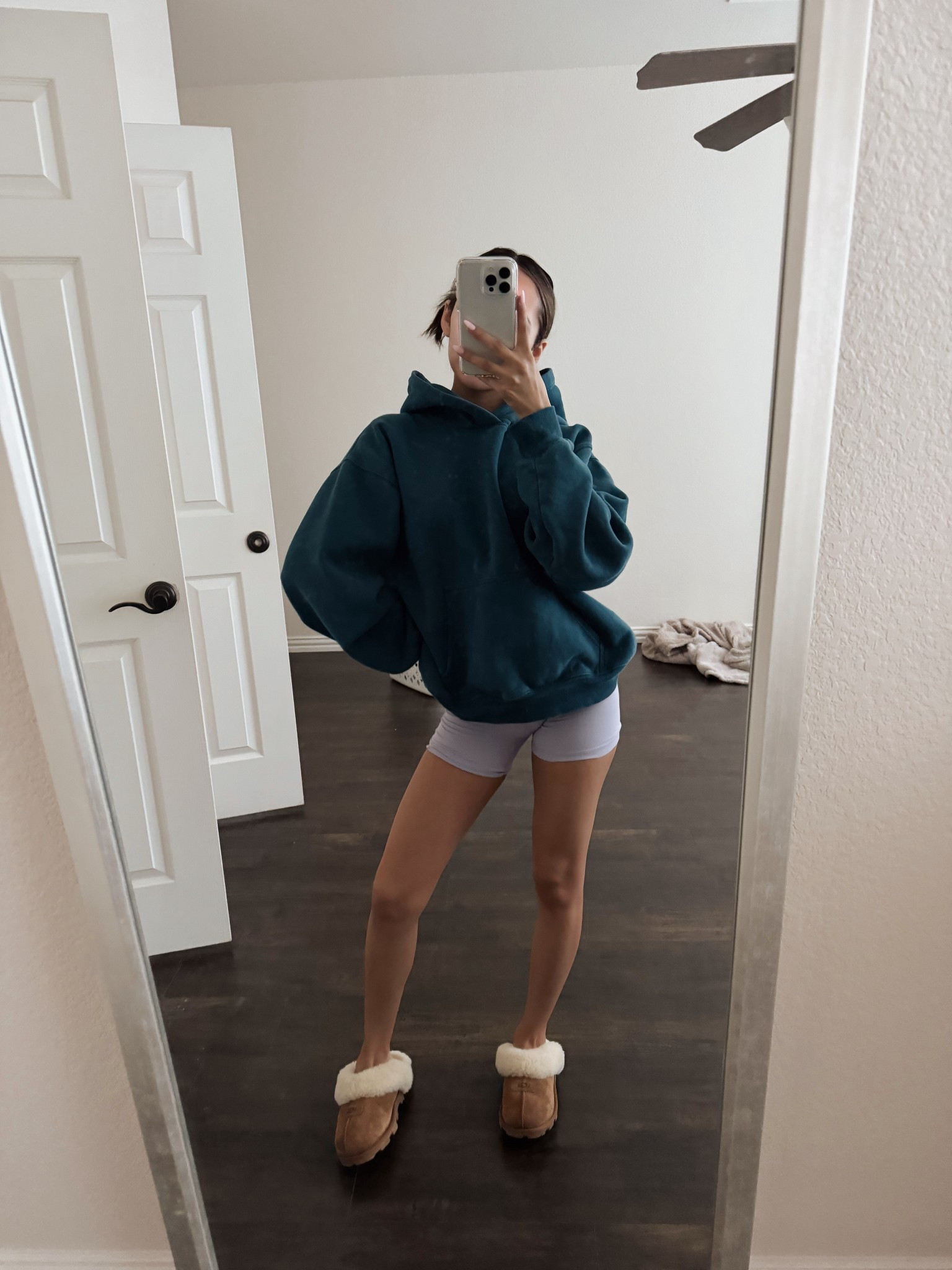 hoodie is in an xl, shorts are an xs <3

#LTKActive #LTKPetite #LTKFindsUnder100