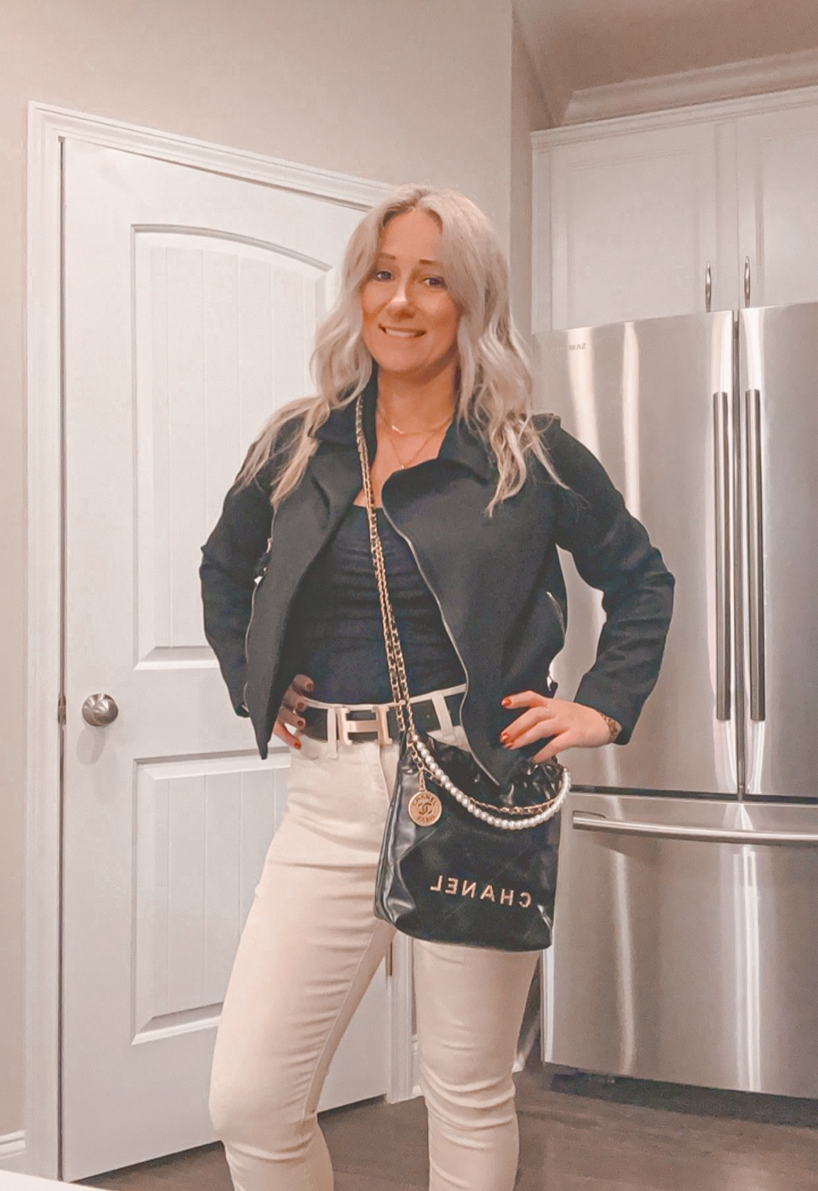 #OOTD I really like this fit as I felt dressy enough for dinner, but still really comfortable. 🖤🤍