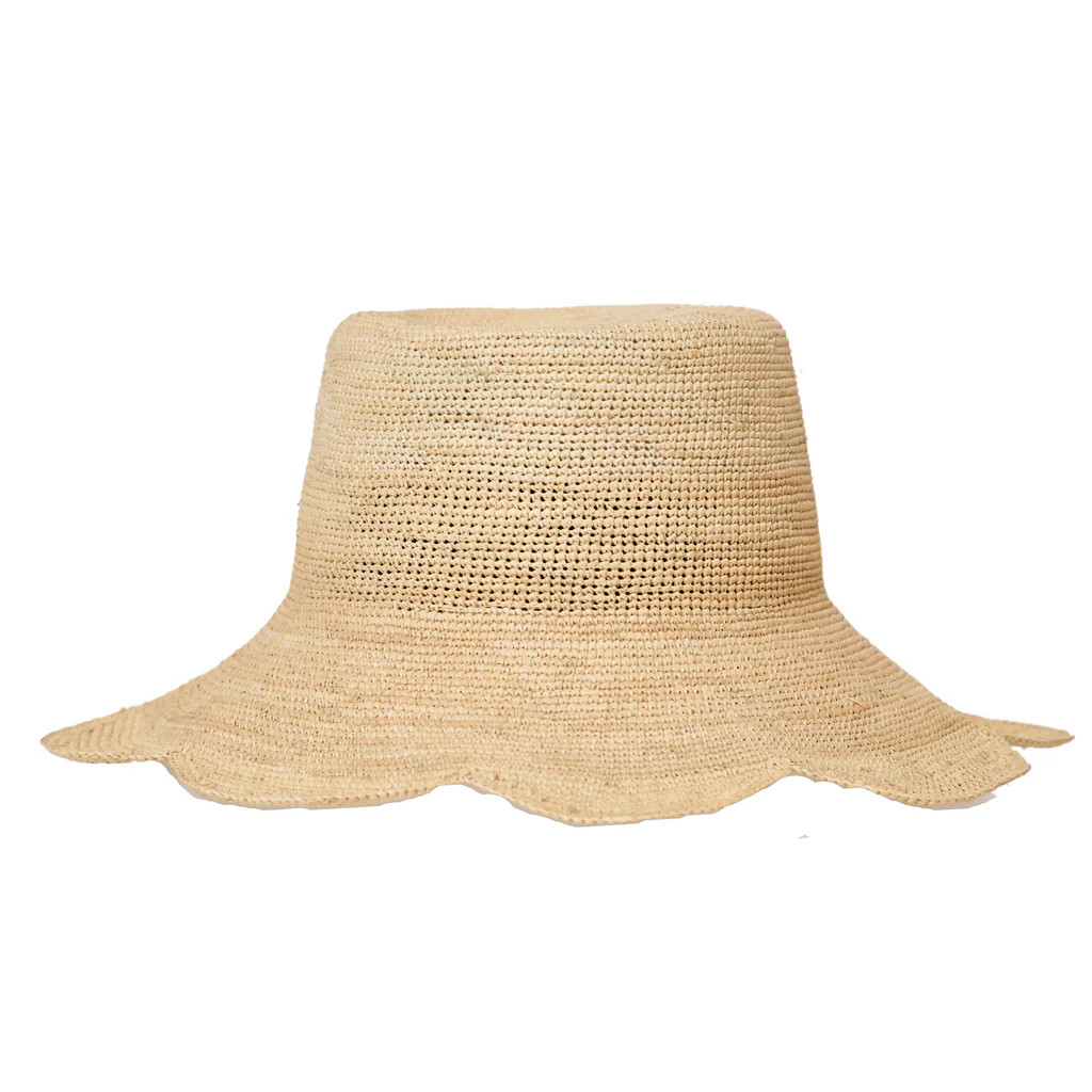 Packable Scallop Crochet Bucket in Natural | Over The Moon