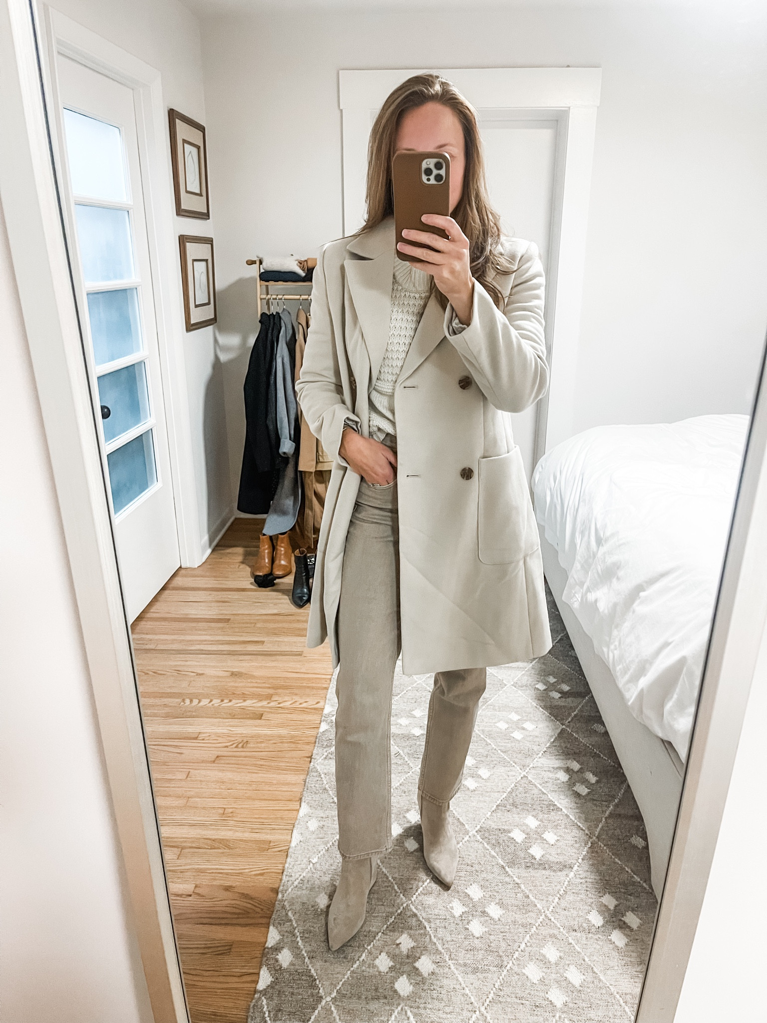 Monochromatic style, fall capsule basic, magic jeans, jean you can wear with any shoe 

#LTKSeasonal