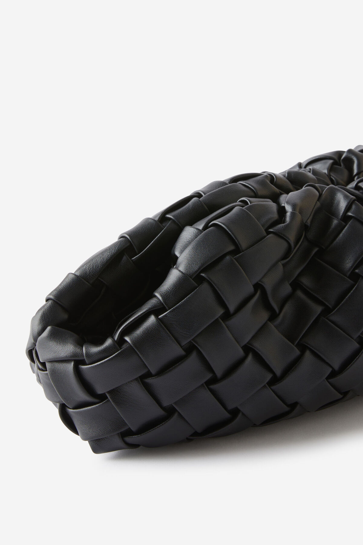 Tory Scrunch Oversized Clutch | Cotton On (ANZ)