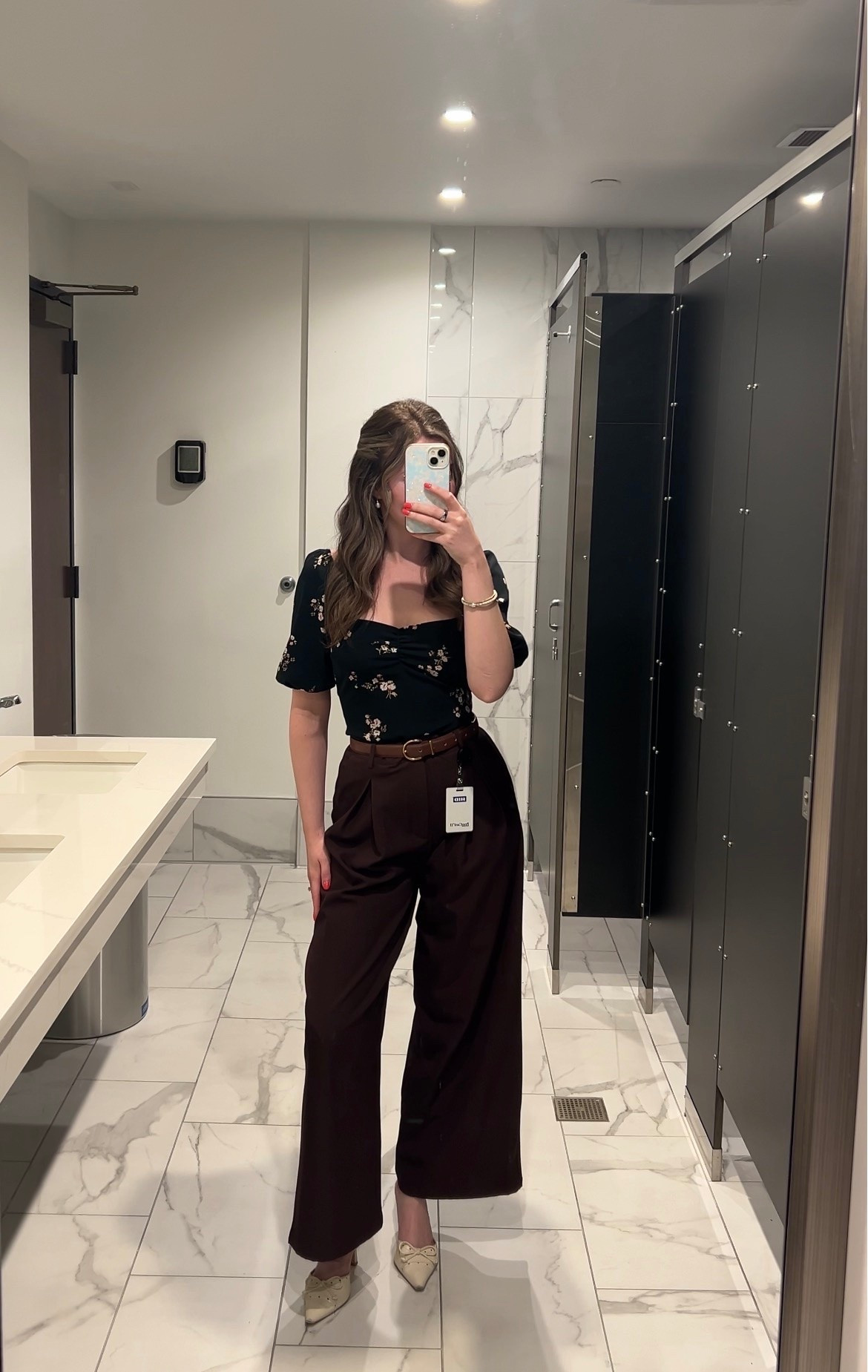 Cutest corporate office outfit with top from @abercrombie and pants from @CIDER

#LTKgrwm #LTKootd #LTKWorkwear
