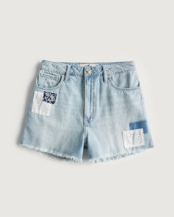 Curvy Ultra High-Rise Light Wash Patchwork Denim Mom Shorts | Hollister (US)
