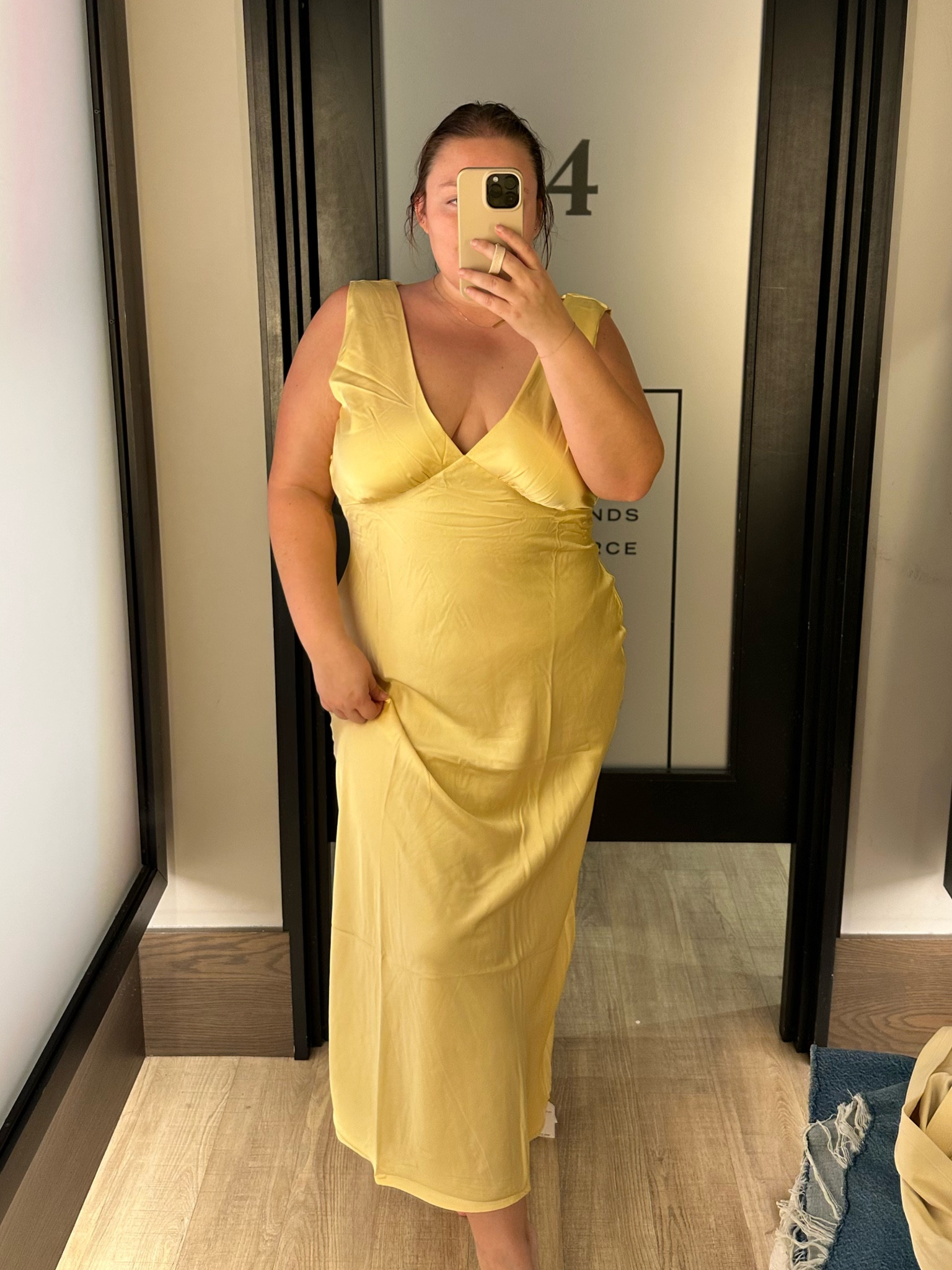 wedding guest dress in one of the best silhouettes I’ve tried on in a longggg time!! Also love every color it’s offered in. Wearing XL and it’s perfect. I felt comfortable without a bra!

#LTKSpringSale #LTKstyletip #LTKsalealert