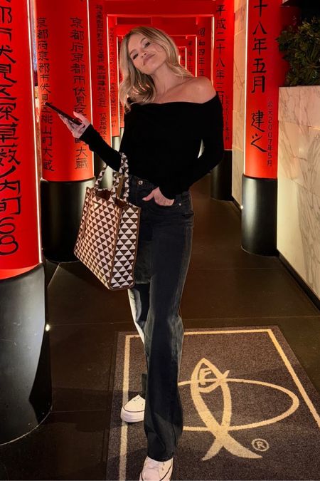 Last night in NYC 🤍⚡️ These jeans are the most comfortable pair I own. I linked a few similar pairs as well! 

jeans l black outfit l off the shoulder l night out l NYC l bag