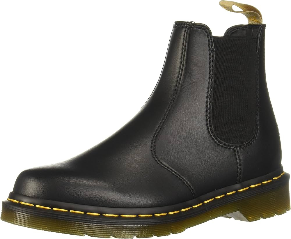 Dr. Martens Unisex 2976 Chelsea Boot | Amazon (US)