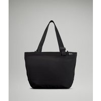 Clean Lines Tote Bag 22L | lululemon (CA)
