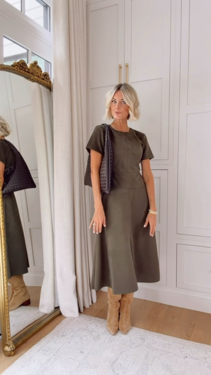This faux suede green dress is so flattering! I love the way the seams are! Such a pretty fall dress! Wearing size 00!

Loverly Grey, fall outfit, fall workwear, Ann Taylor, fall dress, faux suede dress

#LTKSeasonal #LTKSaleAlert