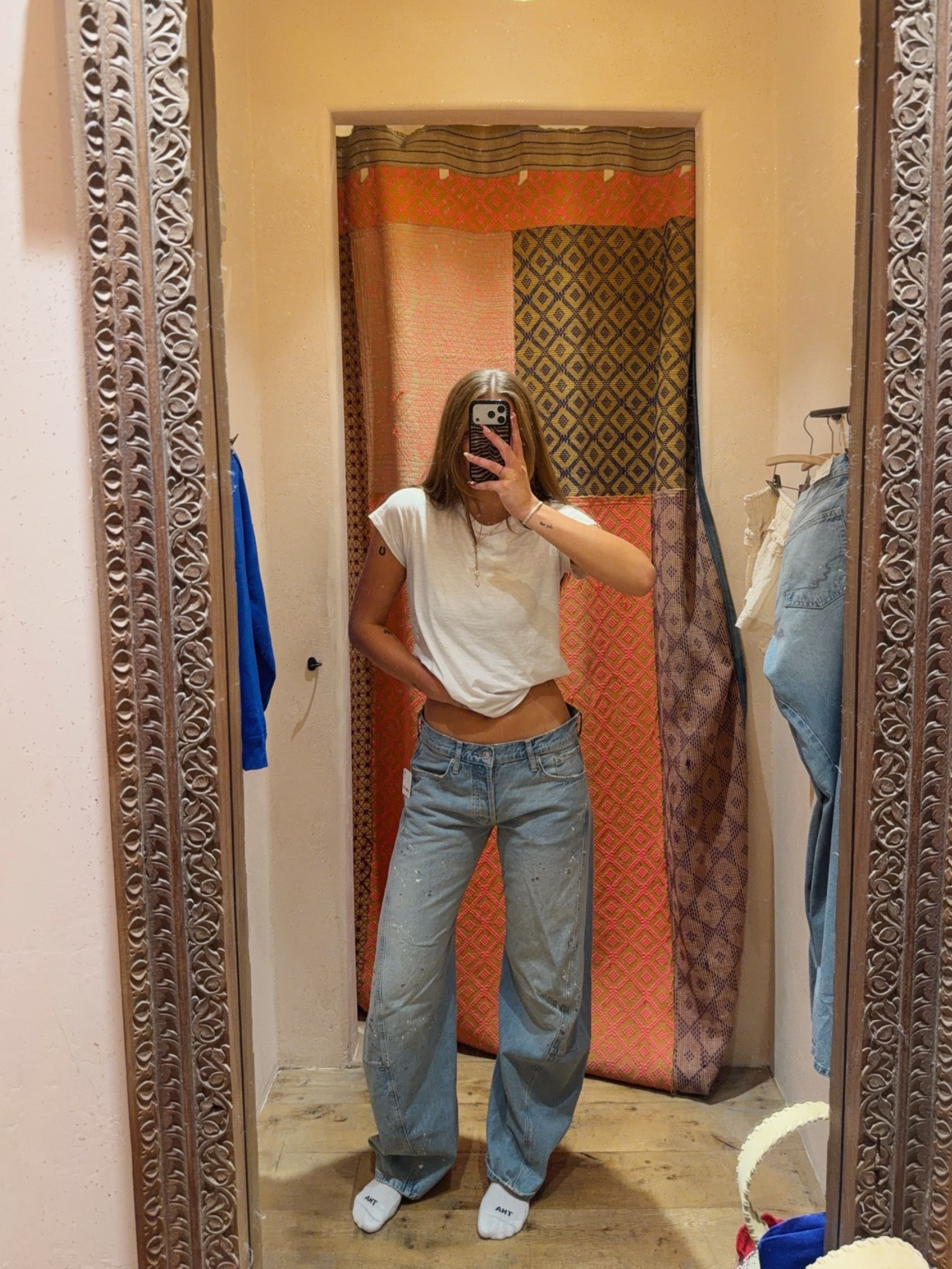 got these jeans from free people & they are PERFECT and tall girl approved 🤎