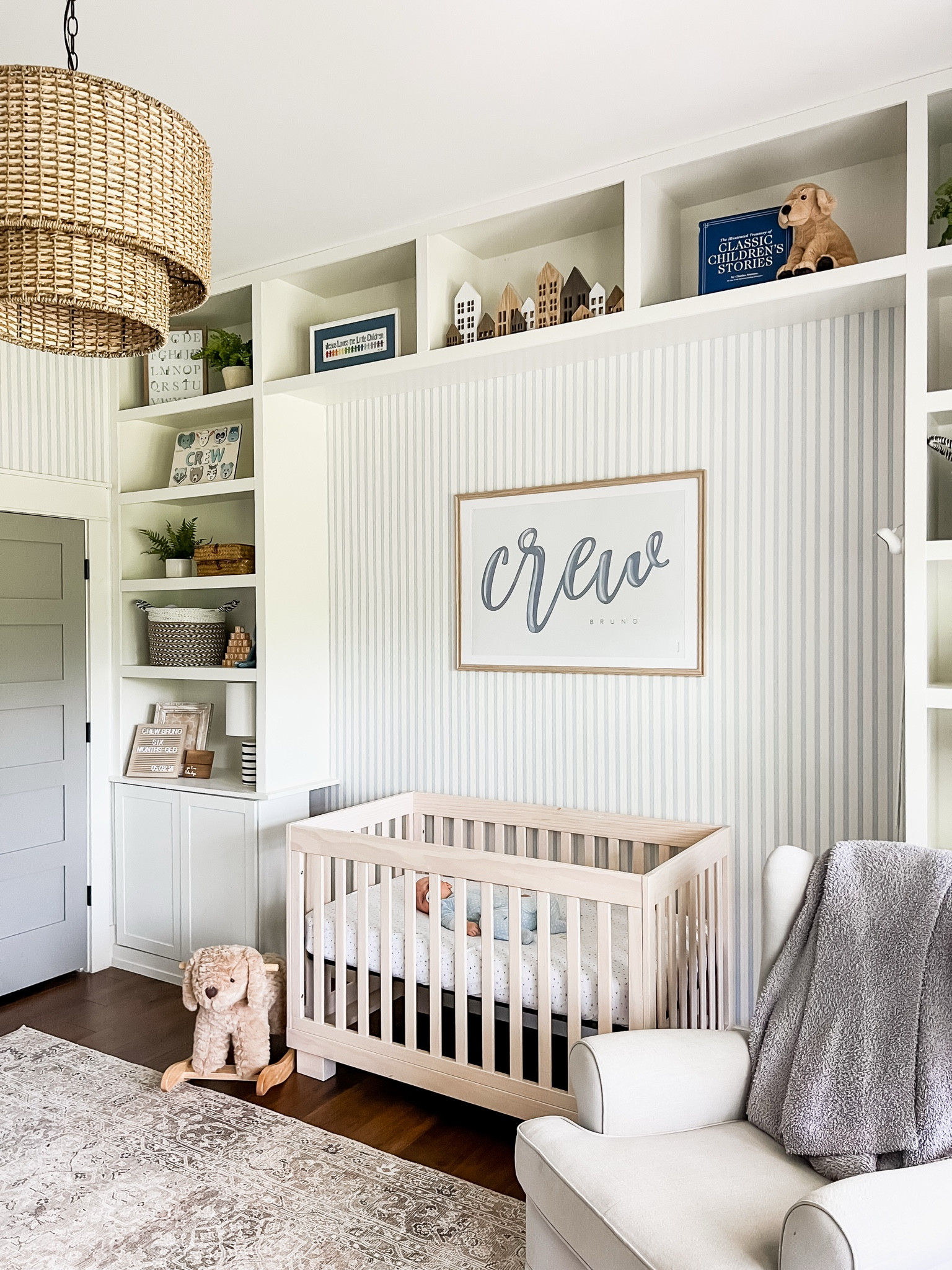 Baby boy nursery inspo! Neutrals colors, modern nursery, nursery built in shelves, wallpaper, baby name

#LTKHome #LTKBaby