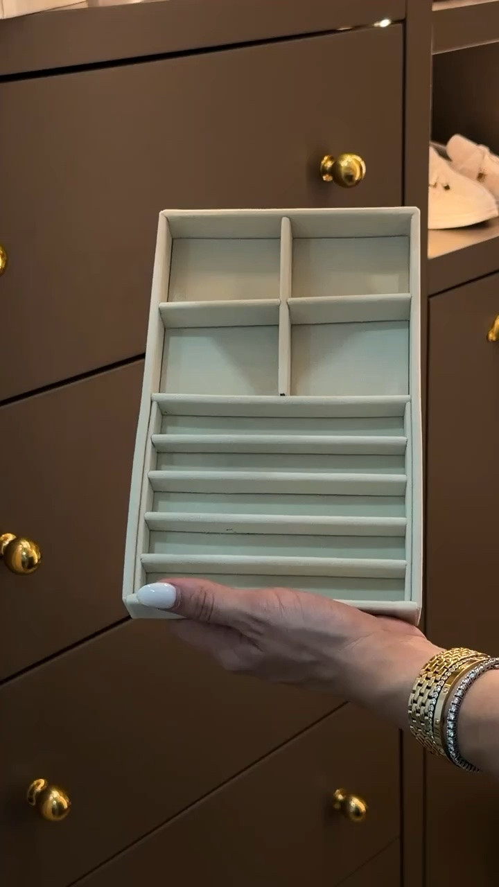 Tidy up your linen closet! 🧺 Shop my Amazon organizers.

#LTKhome #organization #homeorganization #amazonfinds #linencloset #organizedhome #storage #ltkit

#LTKdayinmylife #LTKmomlife #LTKHome