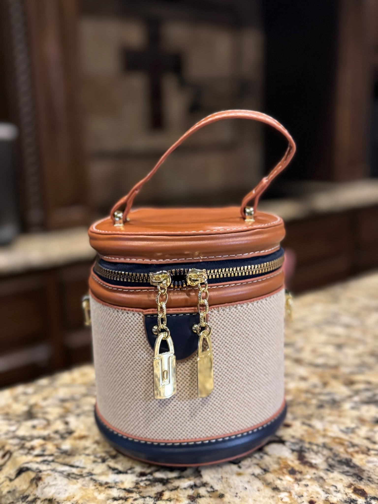 Spring / Summer Purse 👏🏼

Spring Purse// Summer Purse// Amazon // Amazon Finds// Amazon Purse 

#LTKSeasonal #LTKfindsunder50