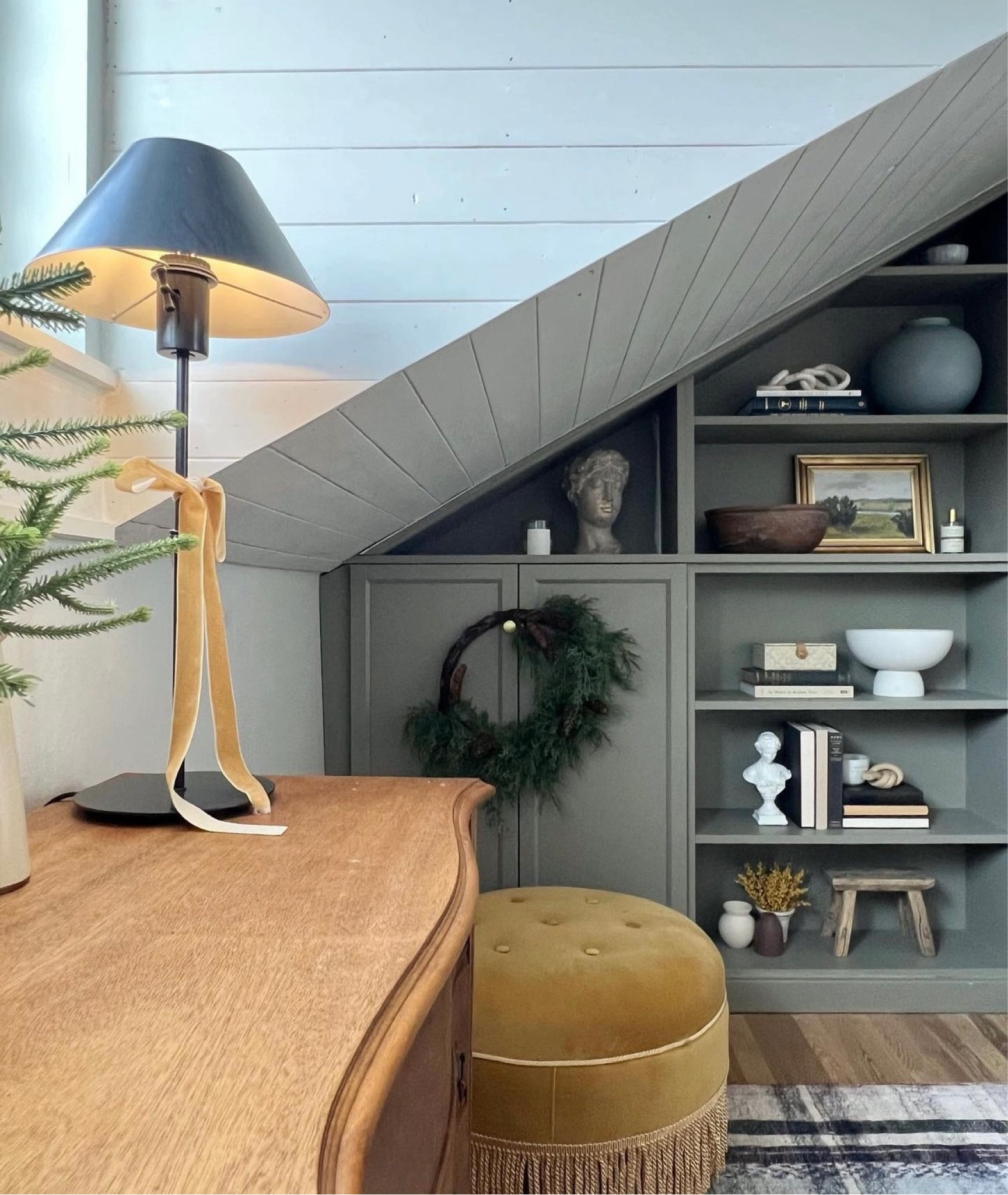 Paint: pale oak wall, copley grey bookcase both by Benjamin Moore 

#LTKhome