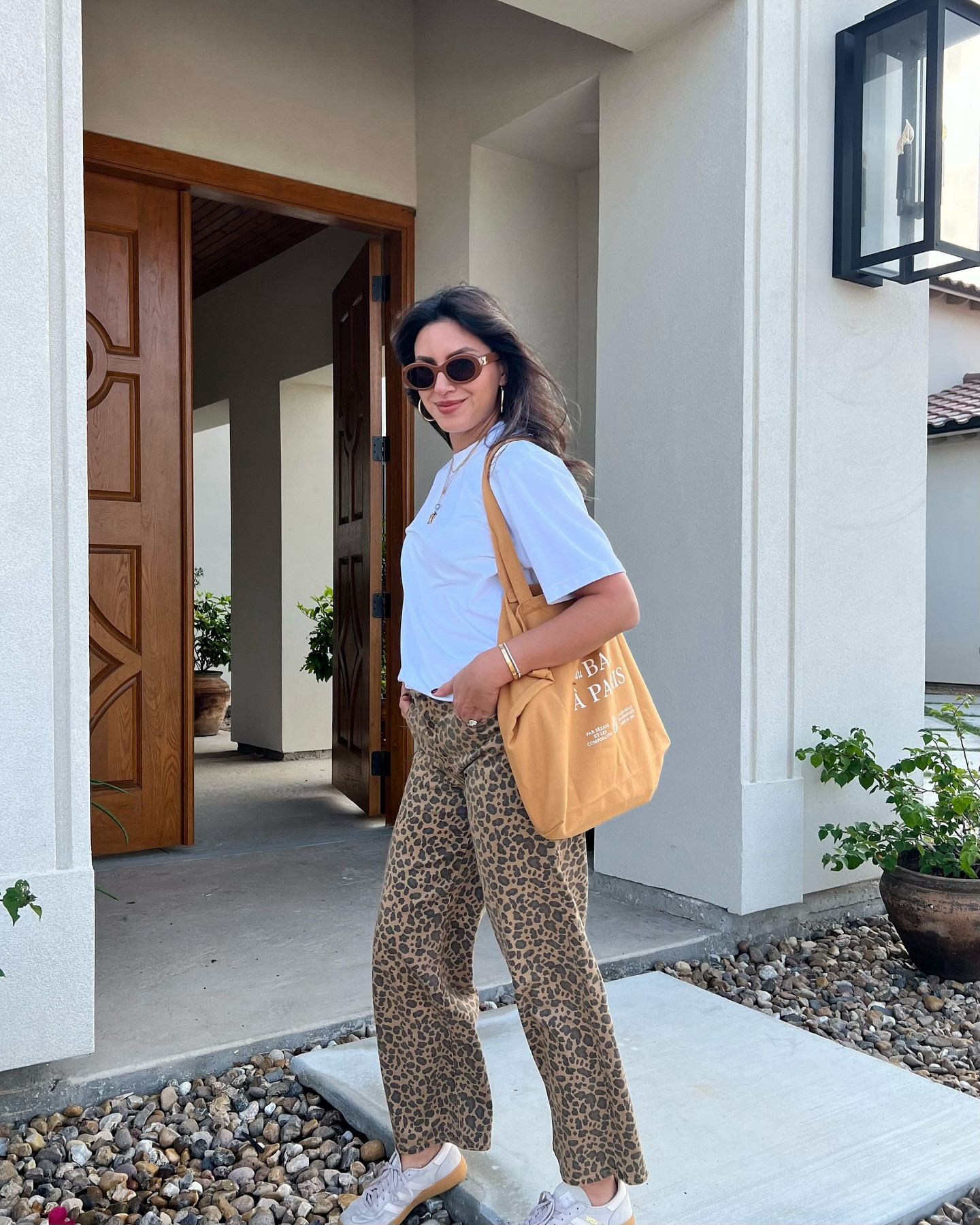 The IG soccer mom fit vs. the soccer mom fit IRL — grandpa’s work socks and all — ⚽️ swipe ‘til the end.