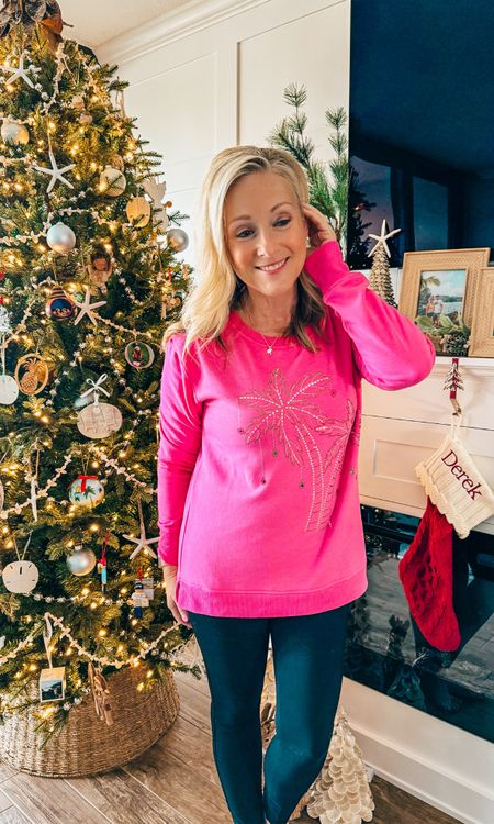 Everyone needs a Christmas palm tree sweatshirt 🌴 I’m not typically a Christmas sweater person but I made an exception for these beachy ones I recently found ❤️ 

Are you a Christmas sweater kind of person? 



#LTKHoliday #LTKSeasonal #LTKover40