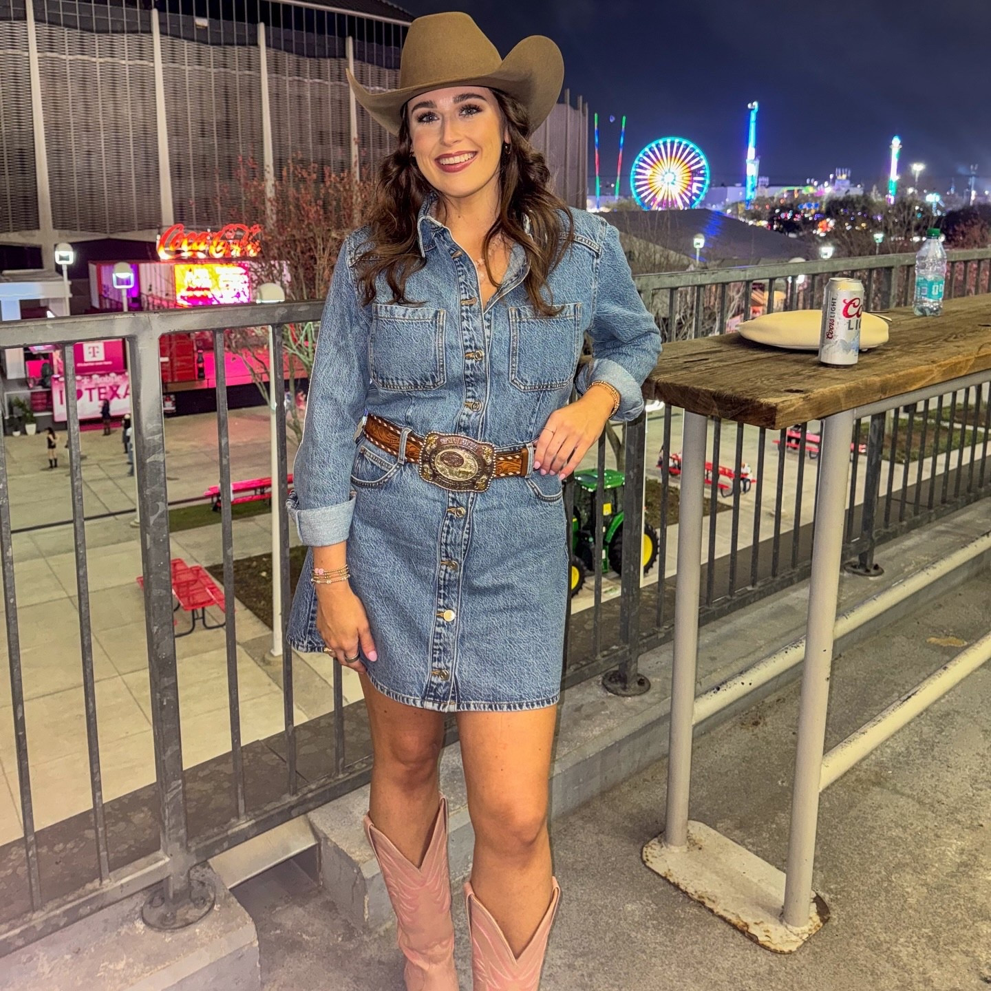 On cloud 9 after seeing @megmoroney perform last night @rodeohouston 🤠💞

#rodeohouston #meganmoroneyconcert #meganmoroney #rodeostyle #rodeofashion