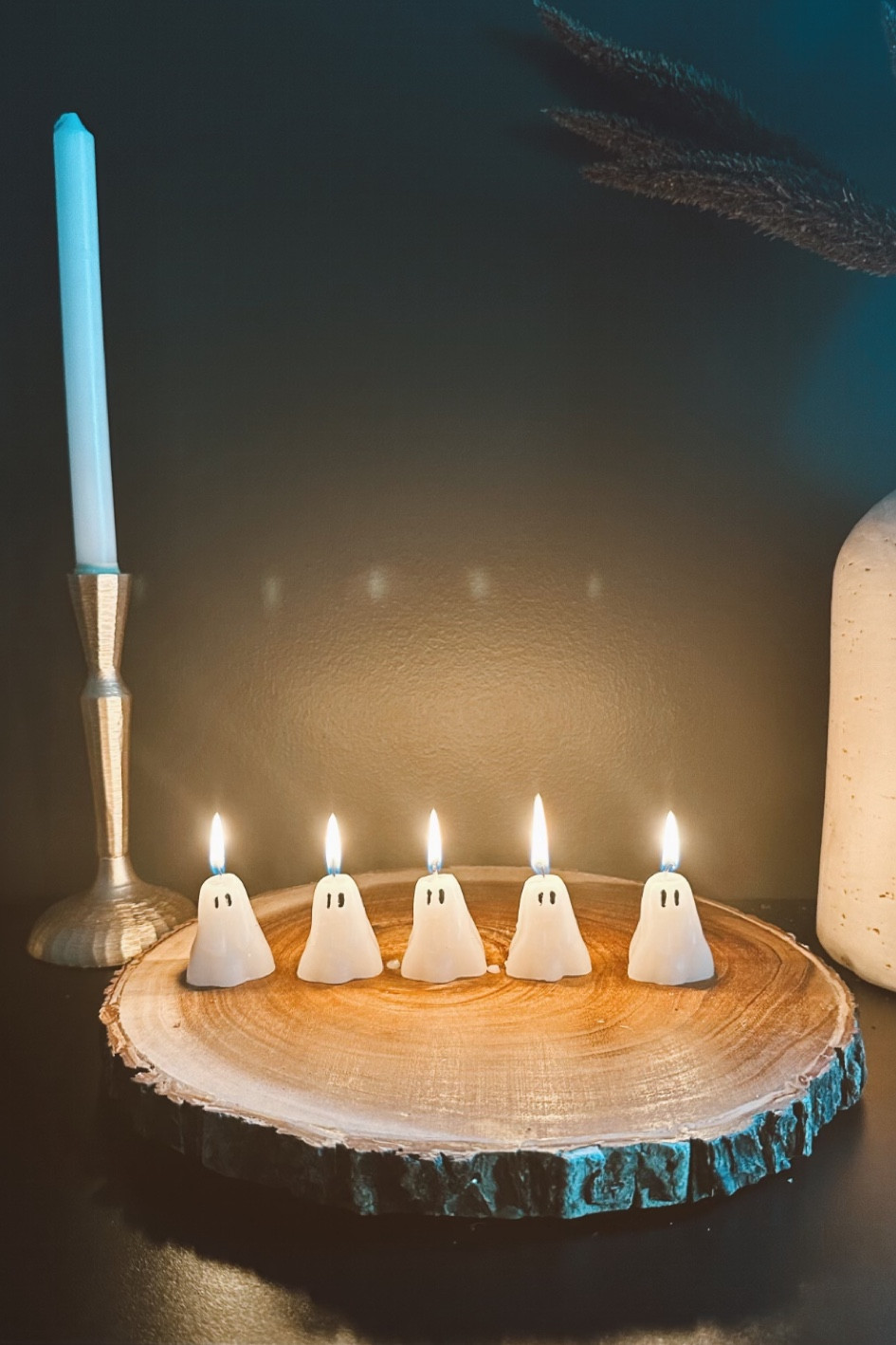 These ghosts are so cute I’m obsessed 👻 

Home decor 
Fall decor 
Ghost 
Fall finds 

#LTKStyleTip #LTKHome #LTKSeasonal